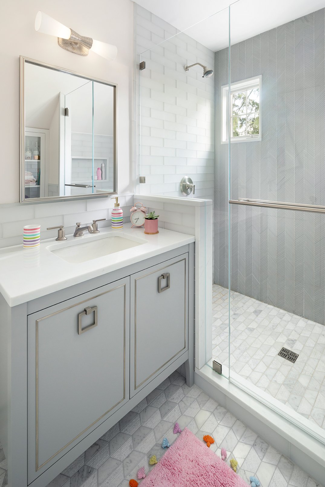 Tudor Manor_Girls Bathroom_KAM DESIGN_ELS_7927-web.jpg