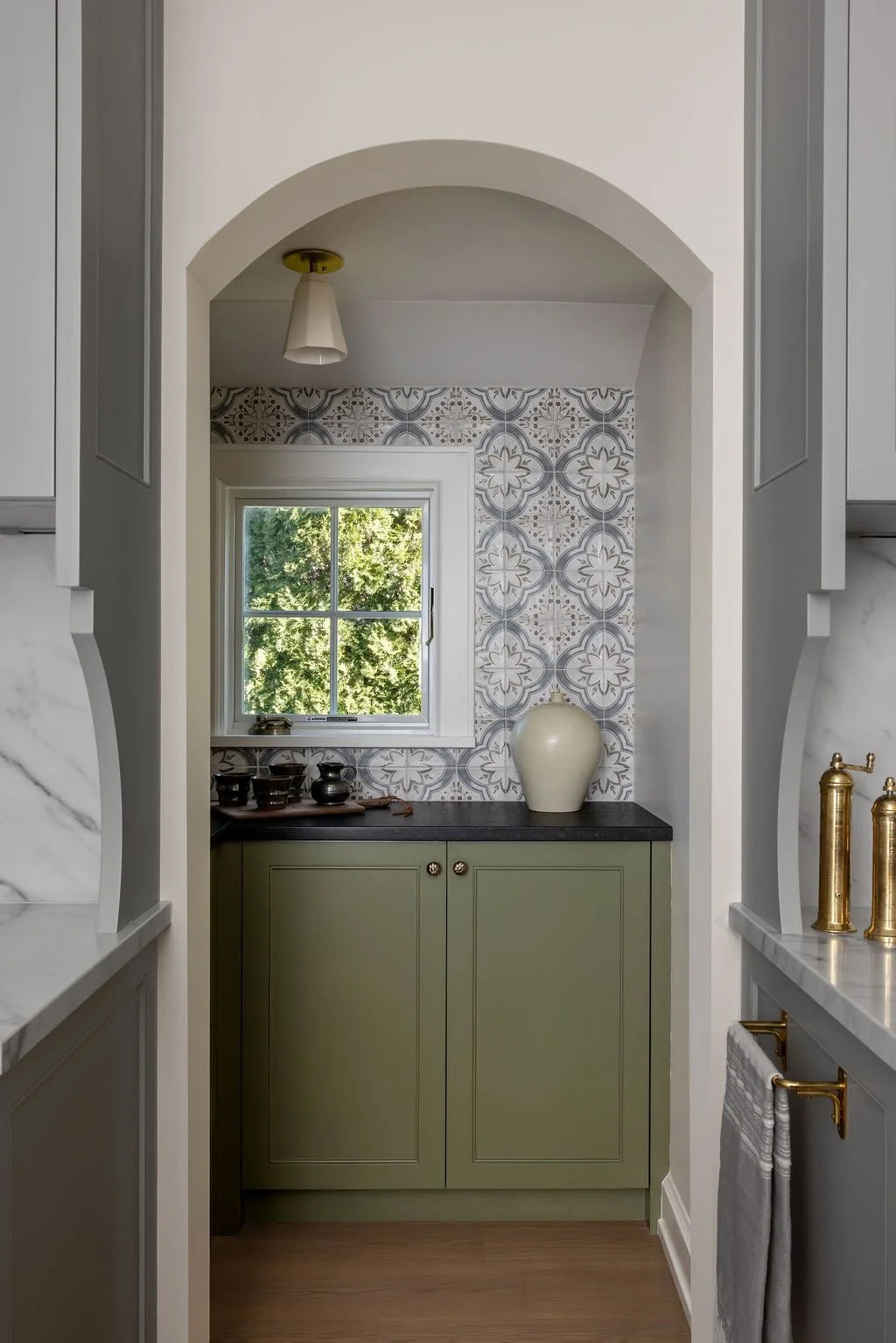 KAM Design_Kitchen Nook Arch_Larchmont_JLP-96-NR WEB.jpg