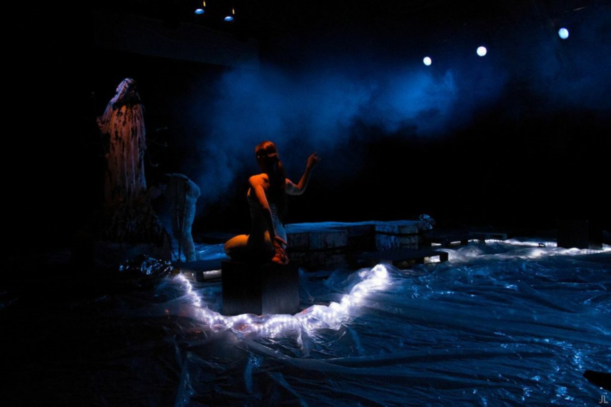 David LLorente.Teatro.Los cisnes de Chernobil