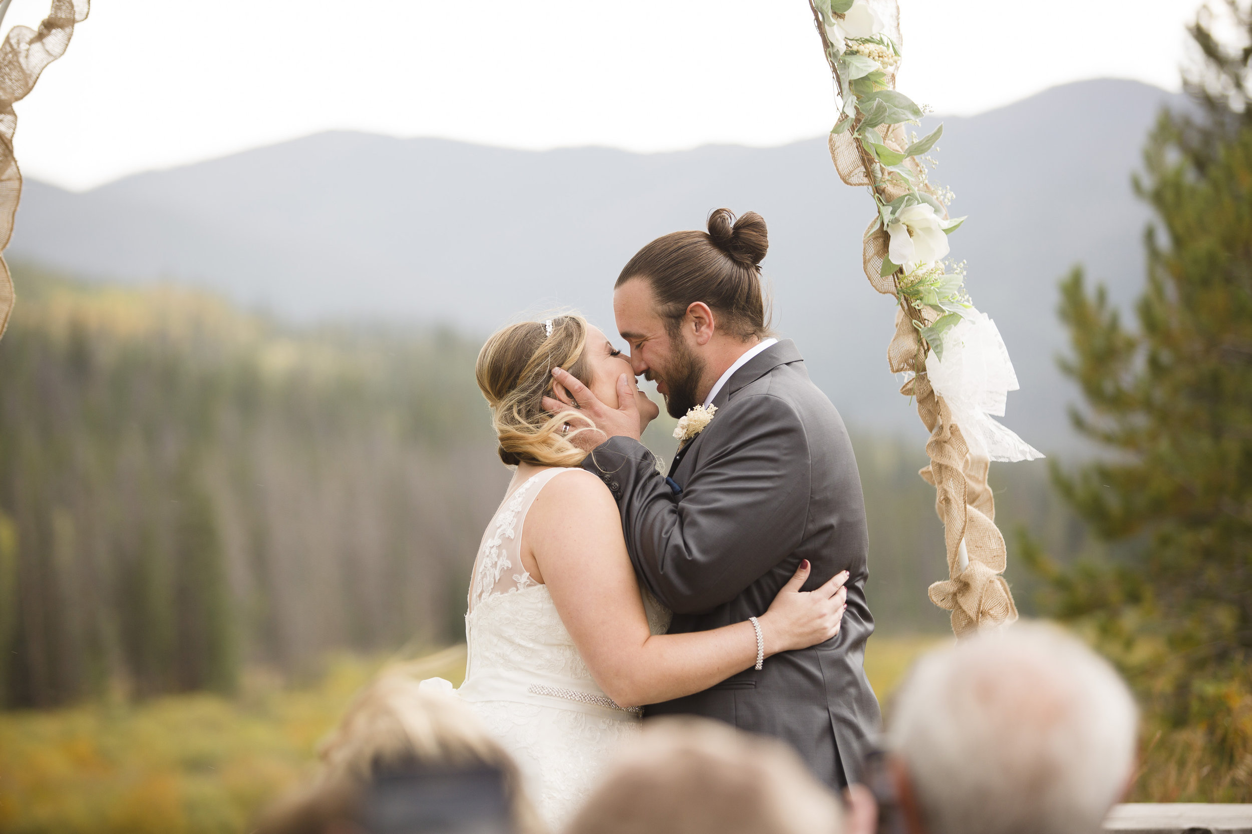 kristen-vance-moose-lodge-crooked-creek-fraser-colorado-wedding-2017-3.jpg