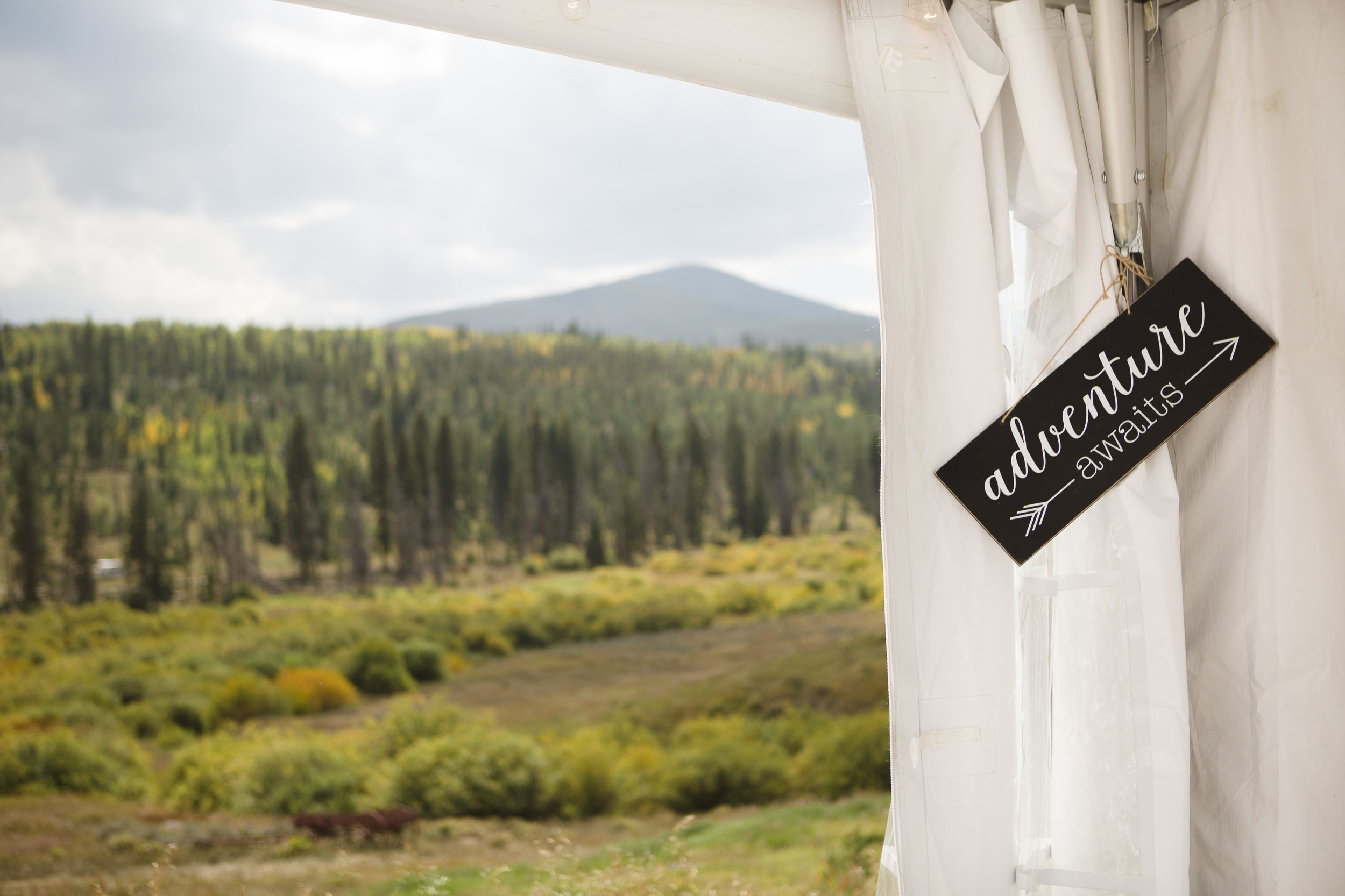 kristen-vance-moose-lodge-crooked-creek-fraser-colorado-wedding-2017.jpg