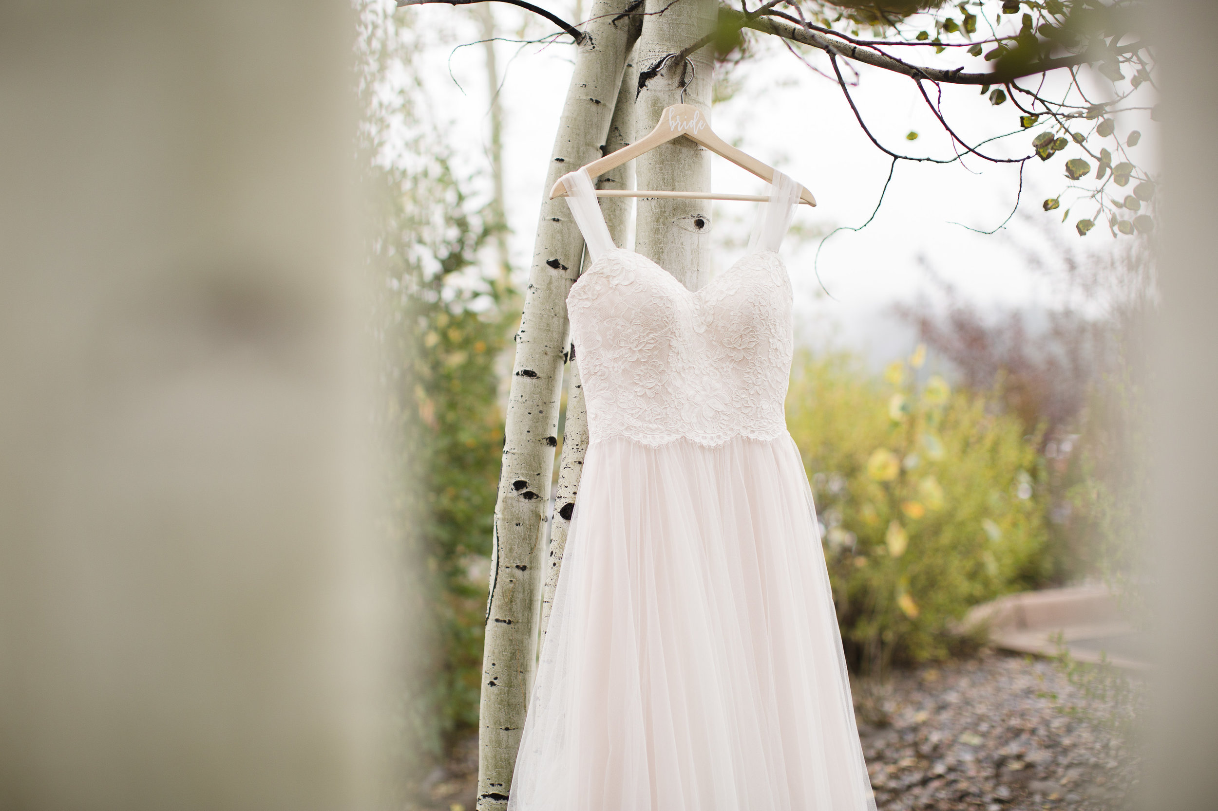 kristen-vance-three-sisters-barn-evergreen-colorado-wedding-2017-2.jpg