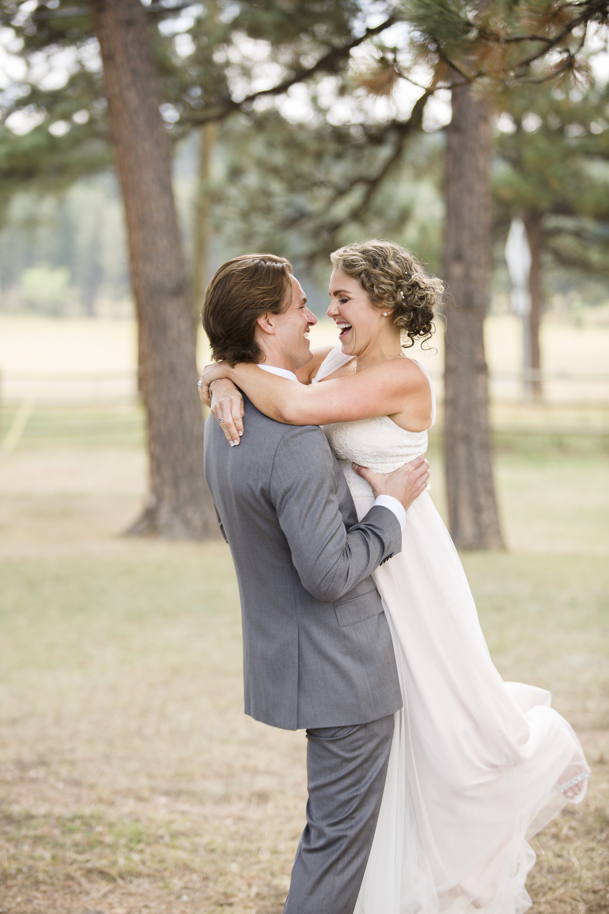 kristen-vance-three-sisters-barn-evergreen-colorado-wedding-2017-5.jpg