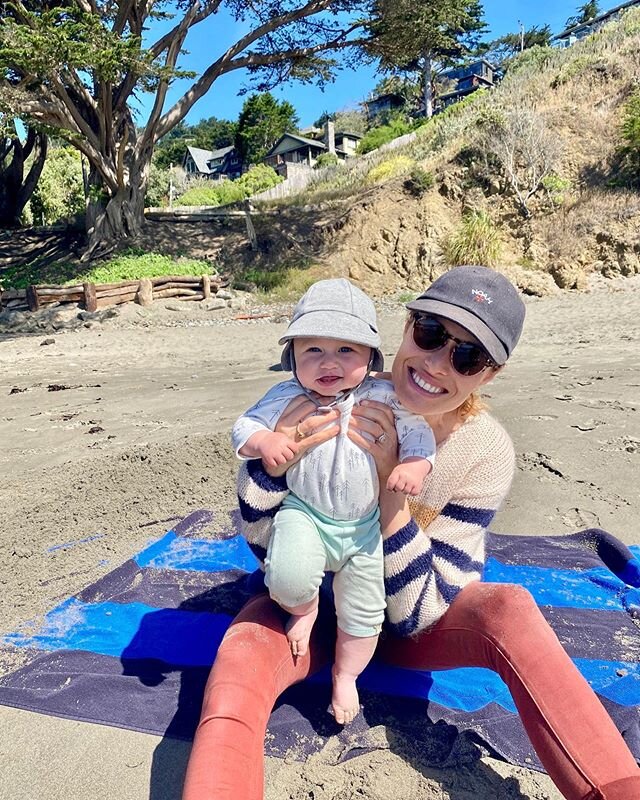 Saturday morning beach babes! 🧜🏼&zwj;♀️