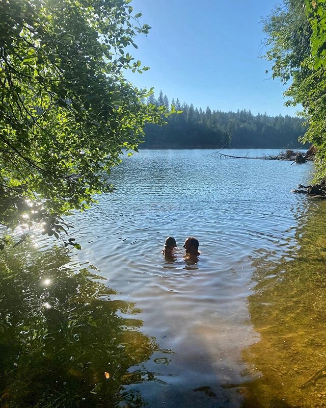 Taking a dip with Dad 💦