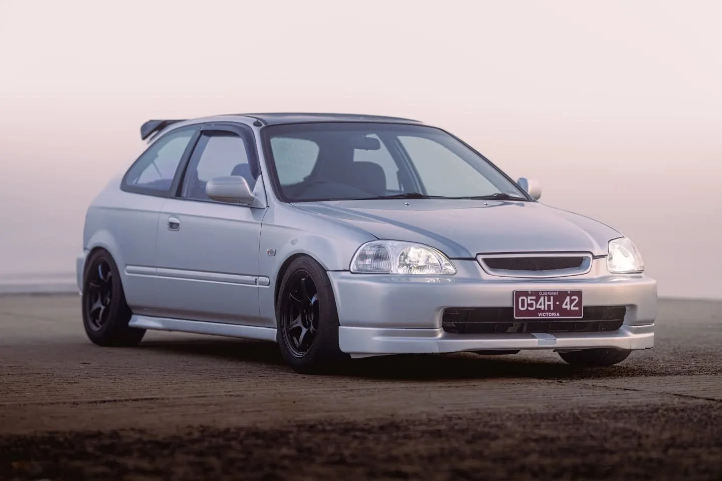 Civics in the fog
▪️▫️▪️▫️▪️▫️▪️▫️▪️▫️▪️▫️▪️▫️▪️▫️▪️▫️▪️
#Honda #civic #hondacivic #vtec #bseries #ek #ekcivic #jdm #gramlights #fog #automotivephotographer #nikonz #nikon #zcreators #automotive #fitment #fitmentindustries #chunky