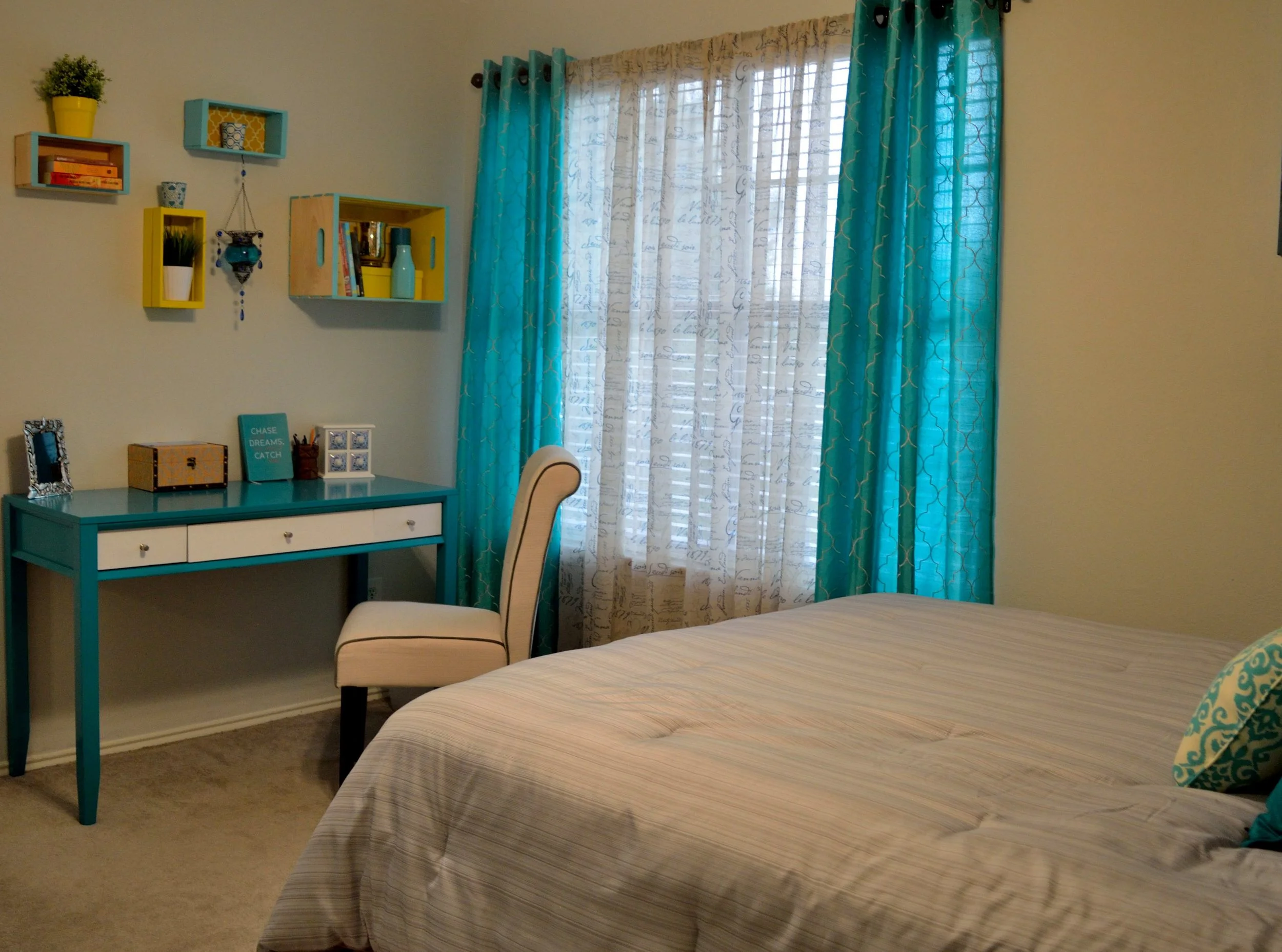 The 100% DIY guest room