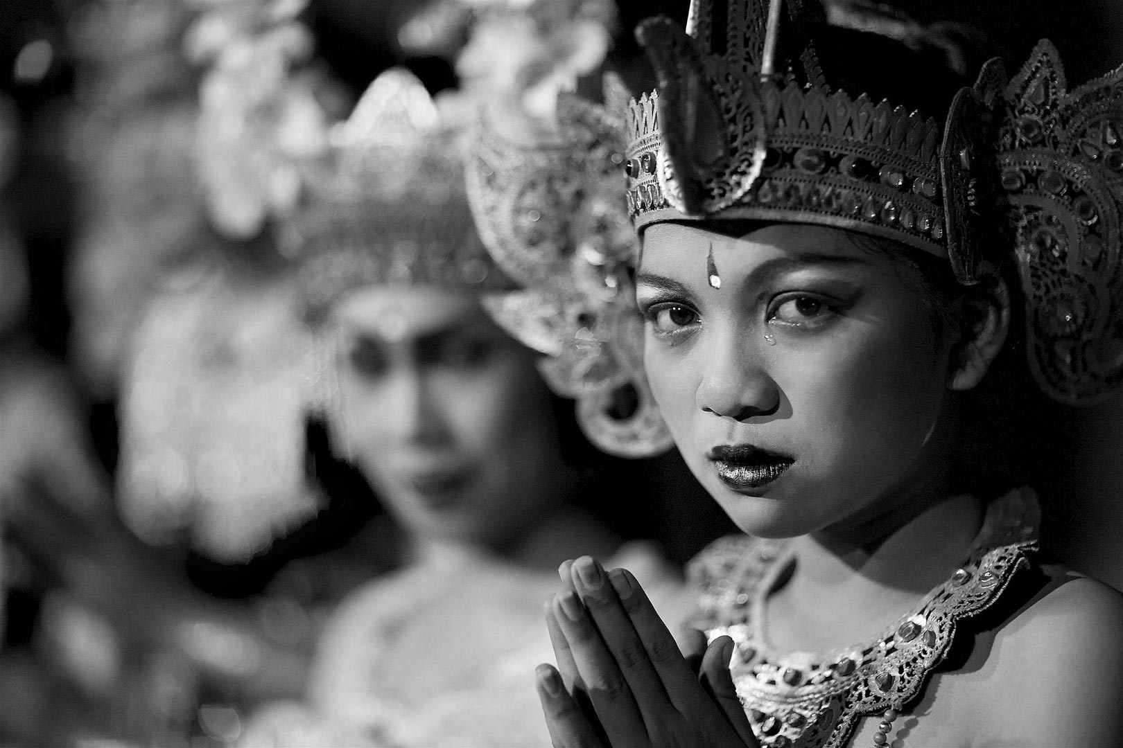  TRAVEL PORTRAIT Story telling, young Balinese temple dancer 