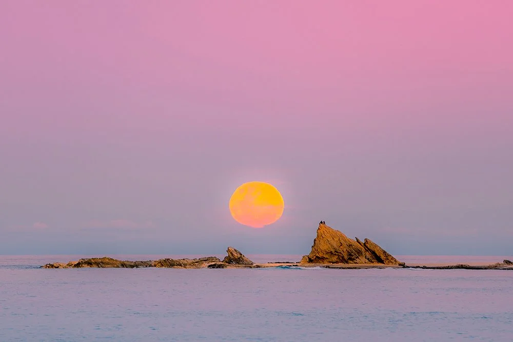 'GOLDEN MOON' TRAVEL #57