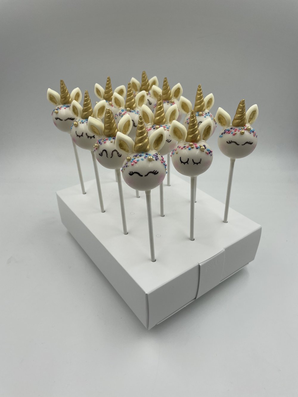 acre Korea Nationaal volkslied Unicorn themed Cake Pops — Hunny Do Cake Pops