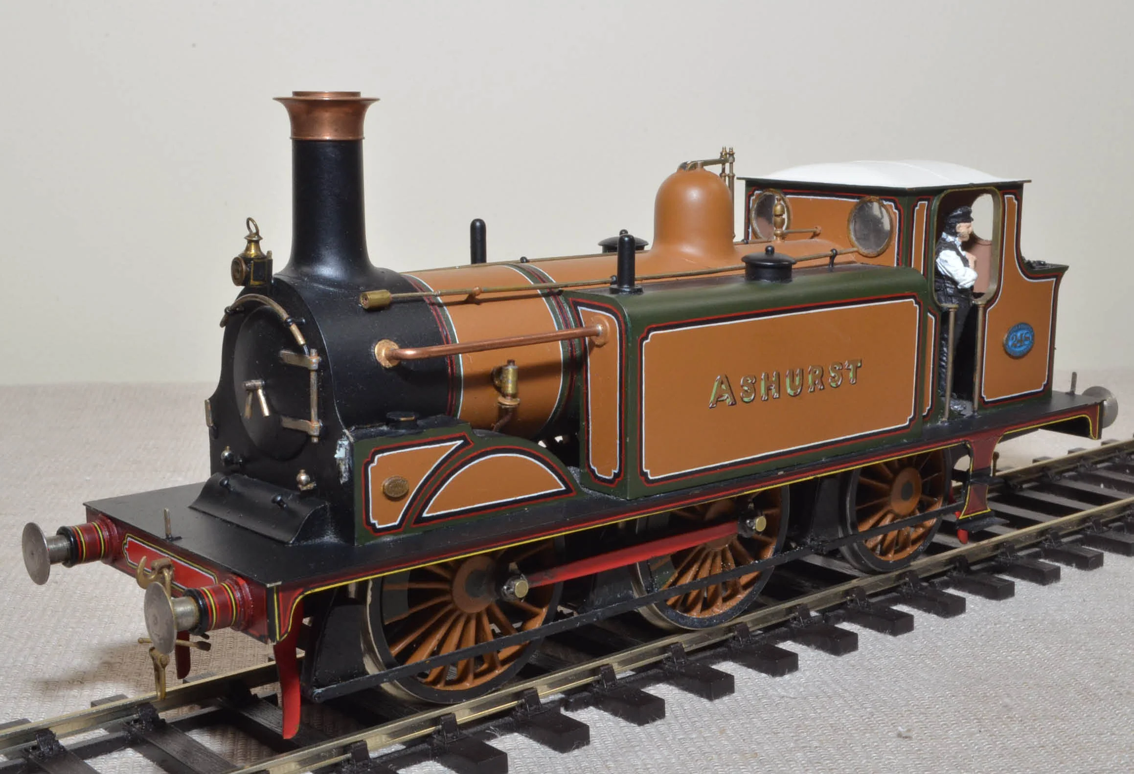 A very fine model of LBSCR Stroudley D1 class 0-4-2T Tank locomotive No 248 ‘Ashurst’ superbly painted by Les Richards, my good friend who sadly is no longer with us.