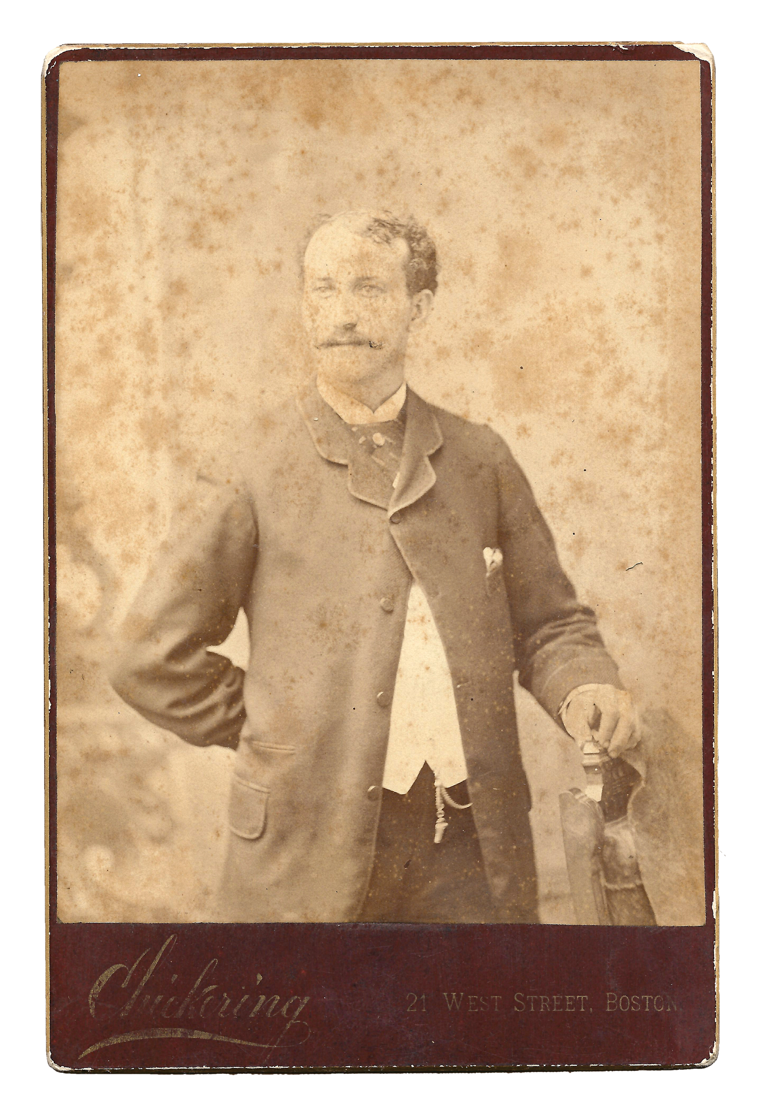 Alfonzo Renato Veneto studio photo card-isolated.png