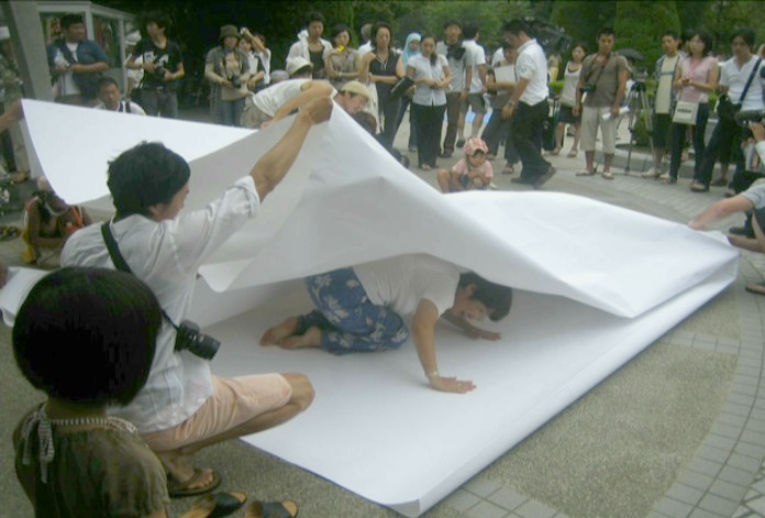 Hiroshima-Japanese-paper-crane-making.png