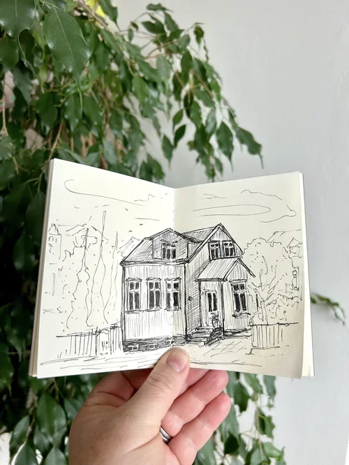 Reykjavik-sketcher-sketchbook.webp