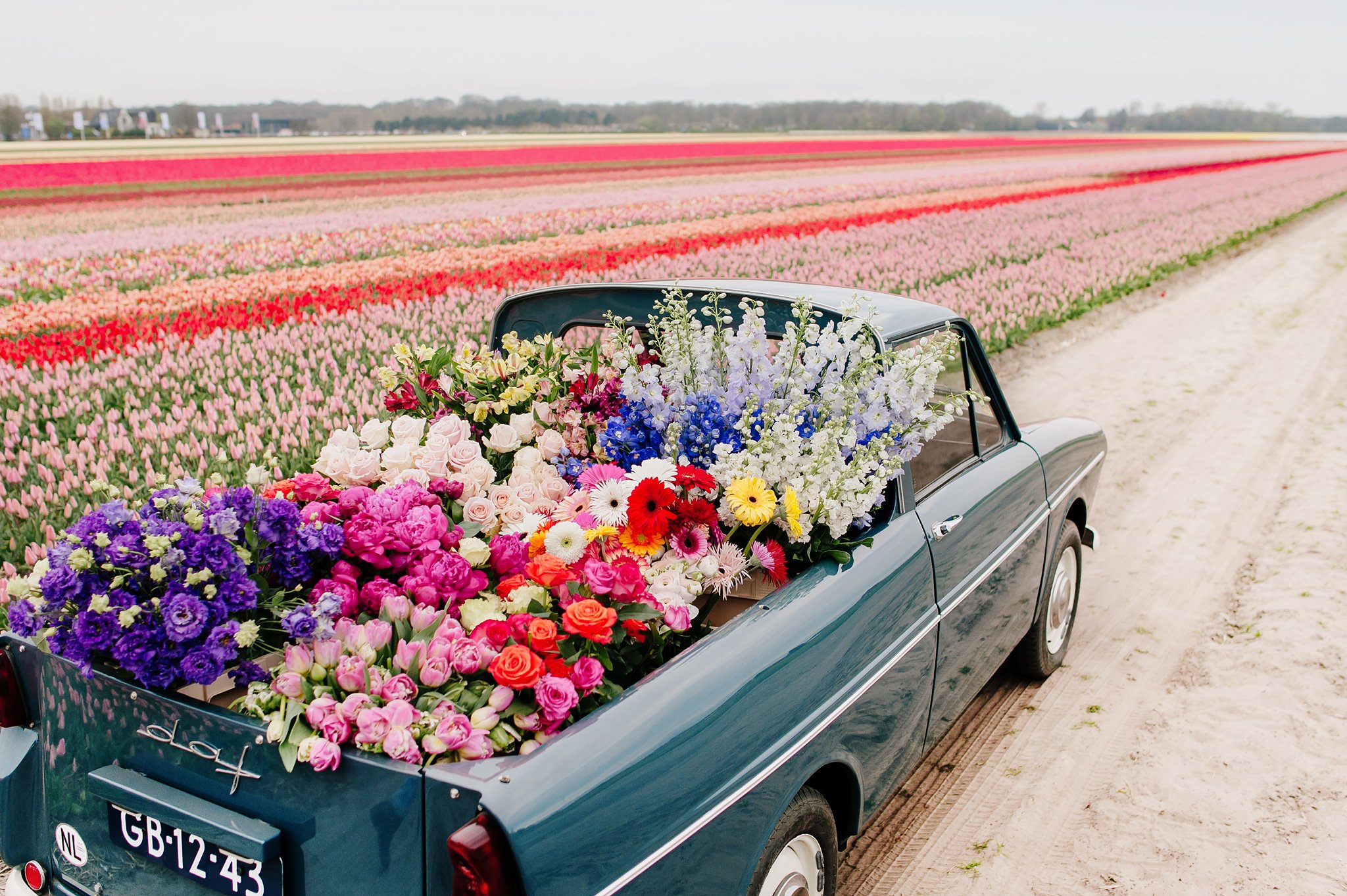 Winkeldecoratie met bloemen en planten.jpg