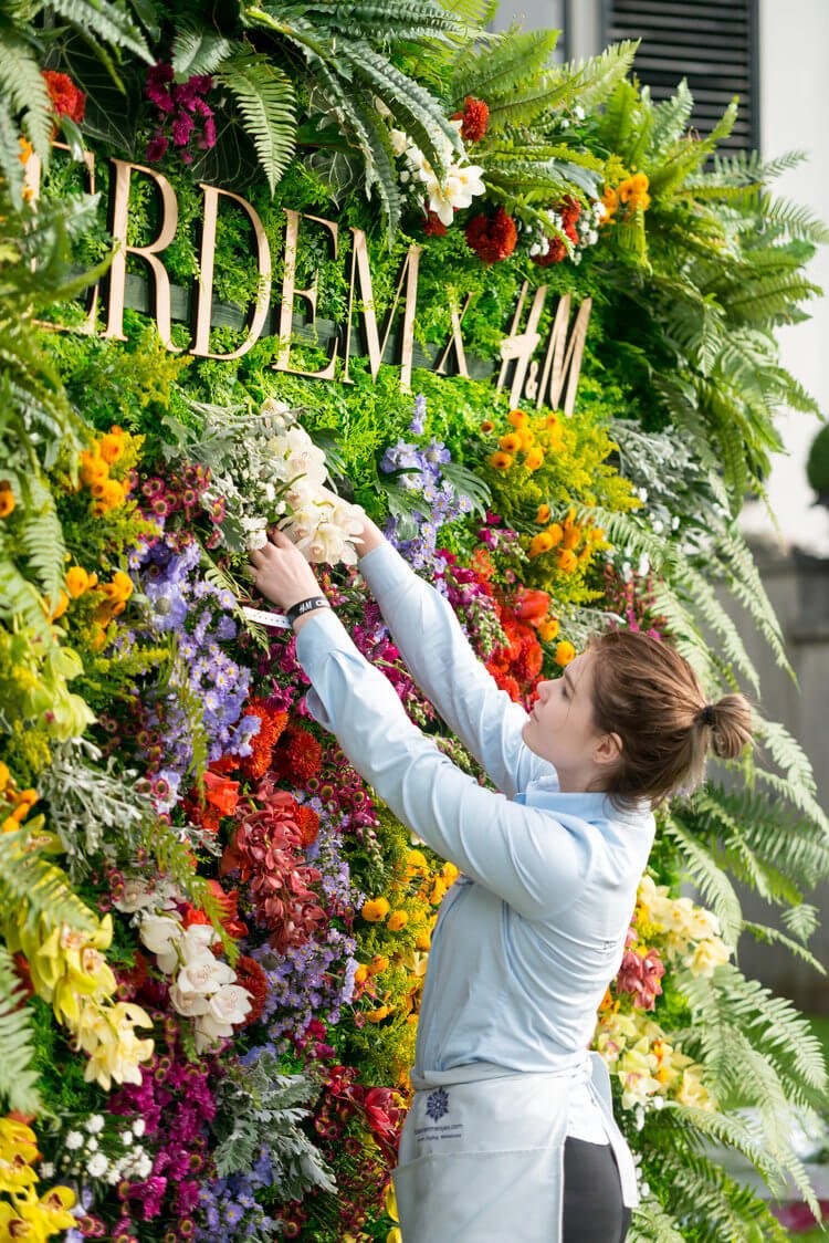 floral wall with from fresh flowers (1).jpg