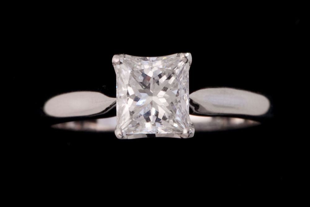 Baguette-Accented & Milgrain-Beaded Vintage Diamond Engagement Ring |  R2379W-SR | Valina Engagement Rings
