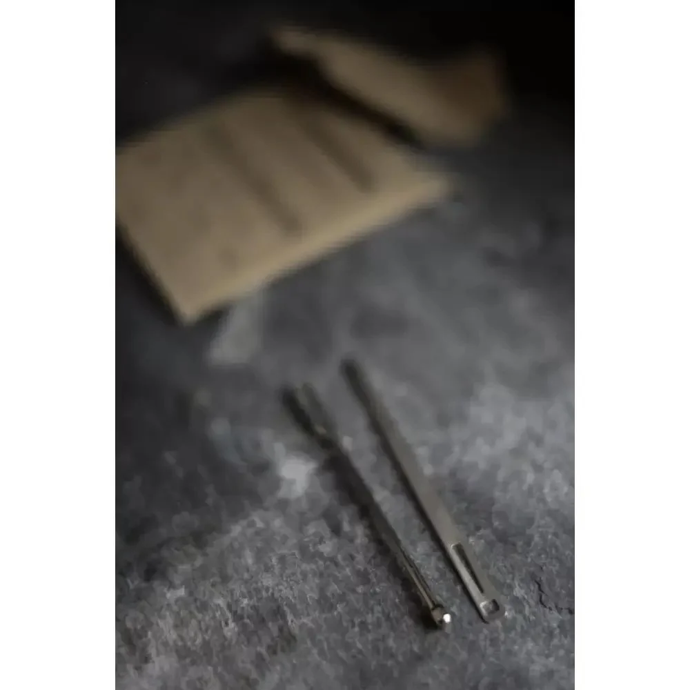 Merchant & Mills Bodkin & Threader 2.jpeg