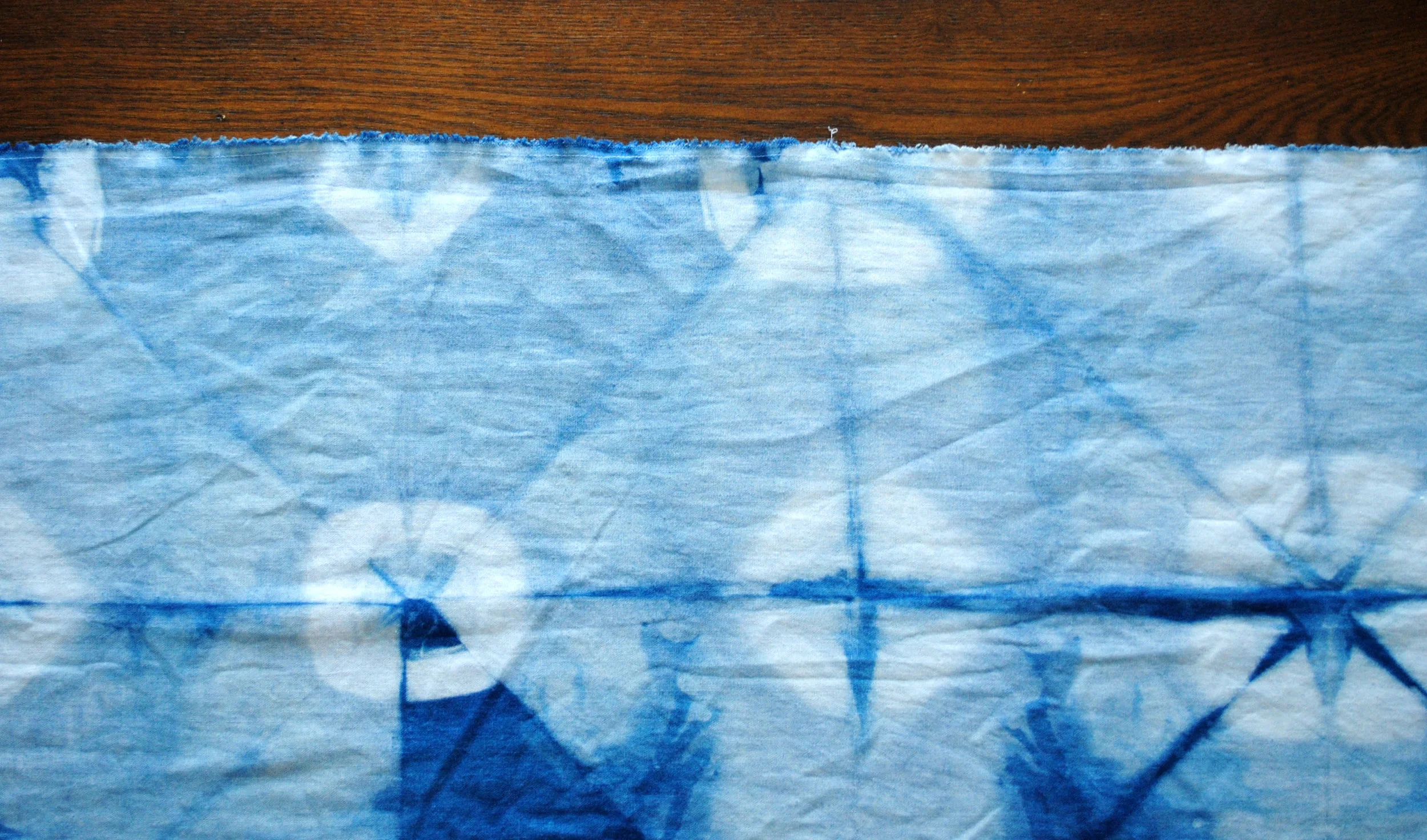 shibori table runner2.jpg