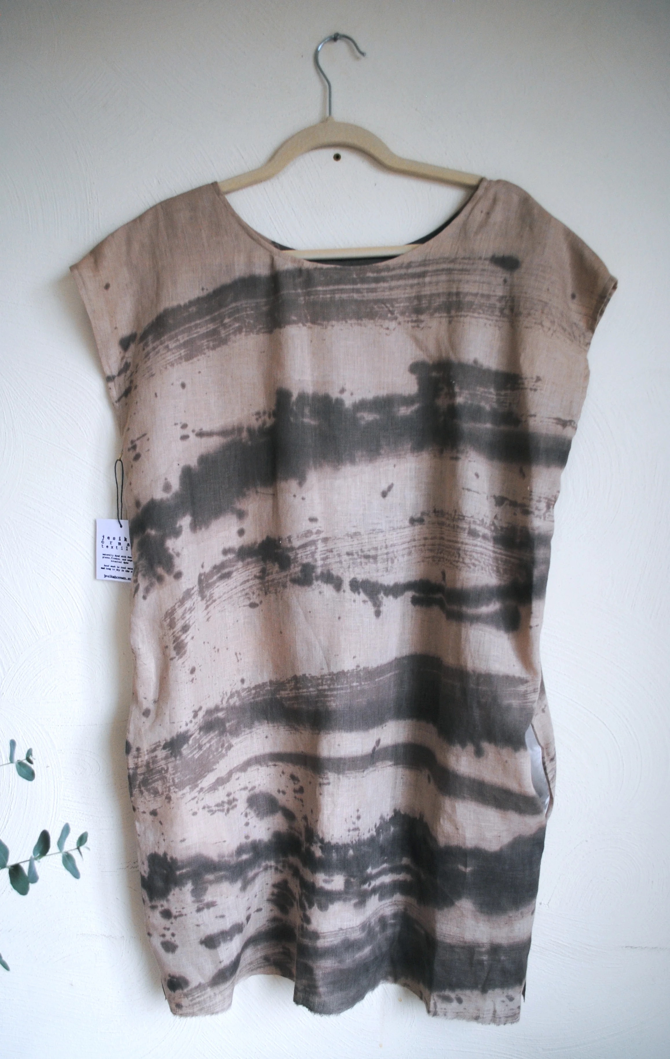 walnut and iron linen 020.jpg