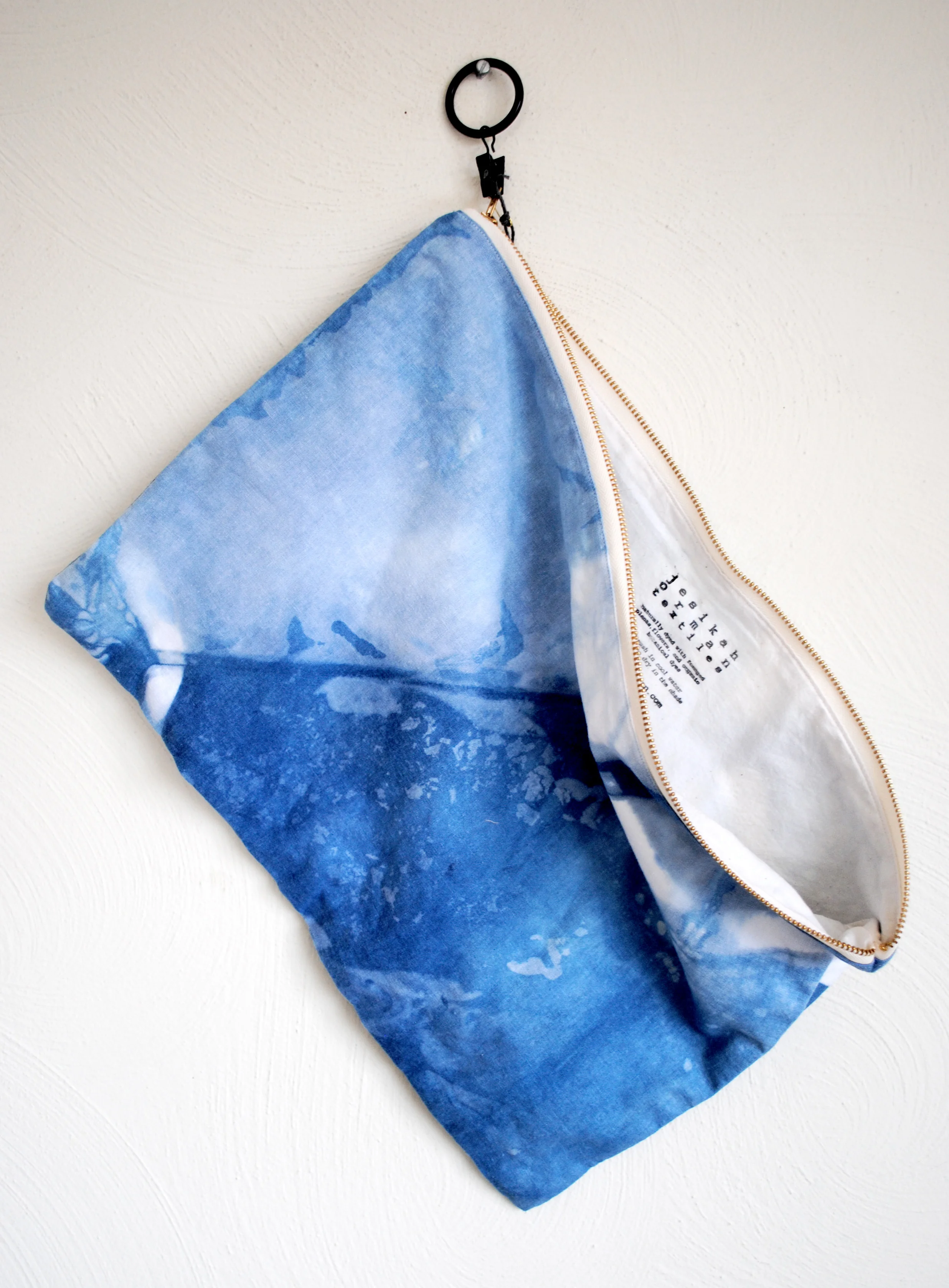 indigo shibori zip pouch2.jpg