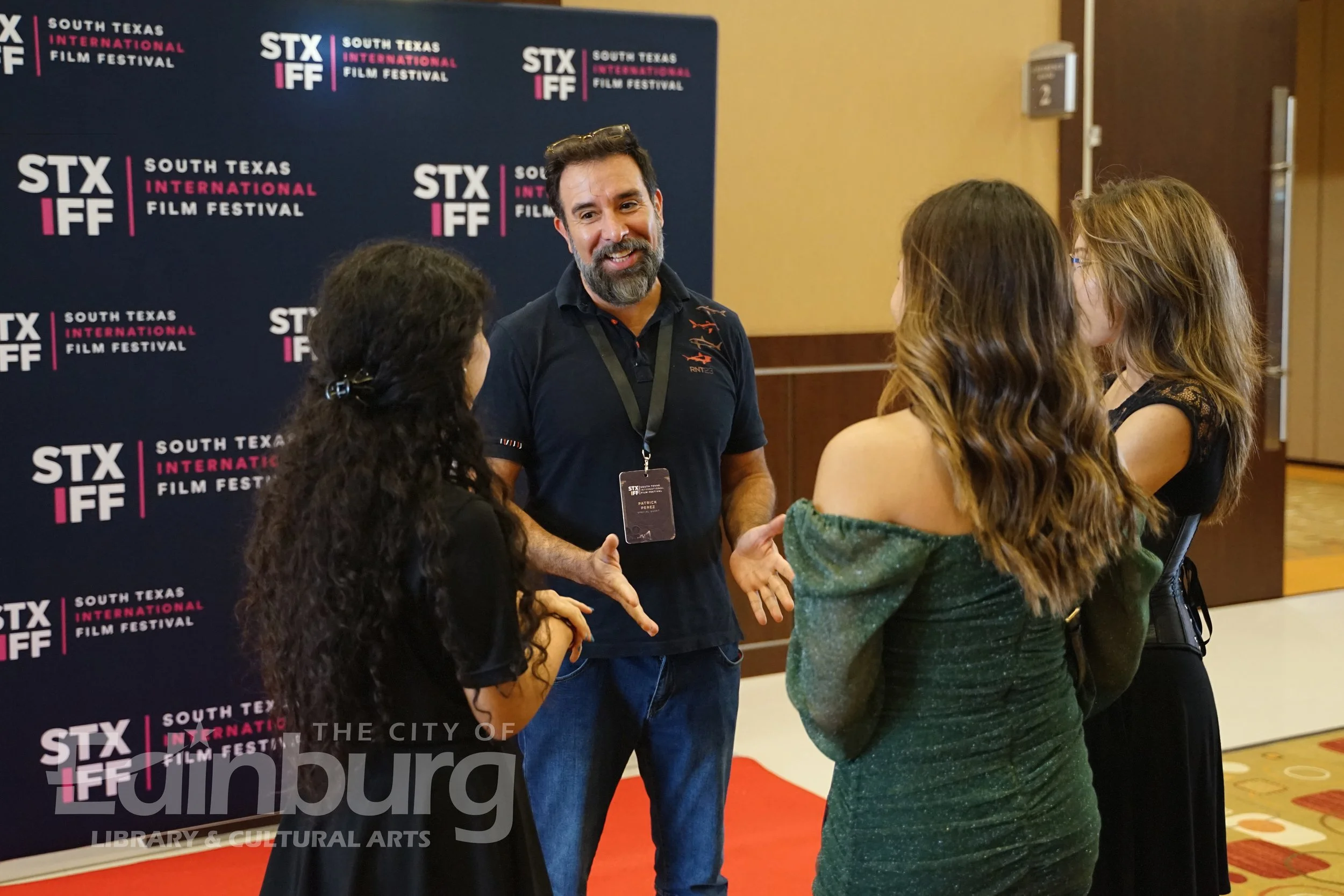 Director Patrick Perez Vidauri talks with 2 STXIFF attendees