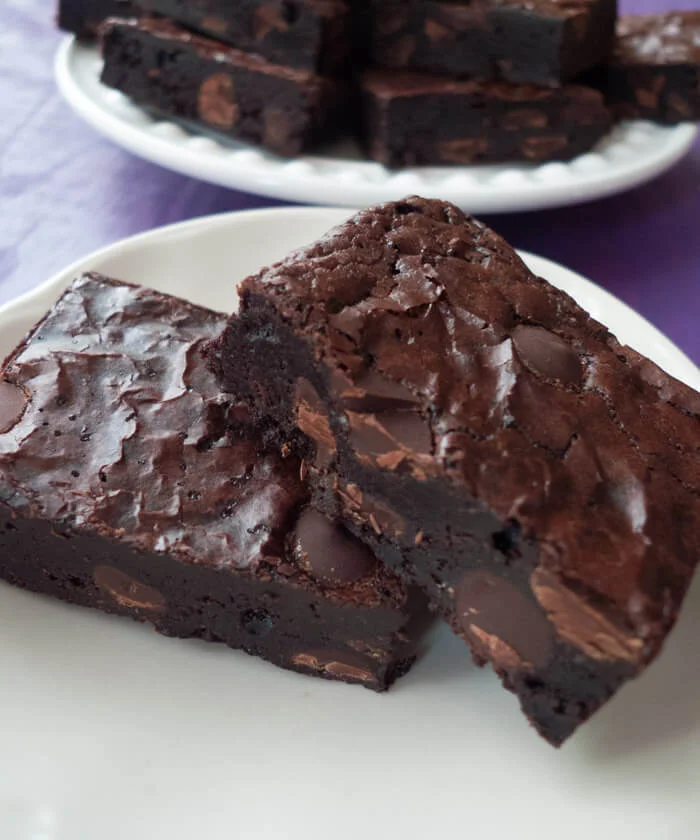 These low-FODMAP fudge brownies are all decadence, no deprivation.