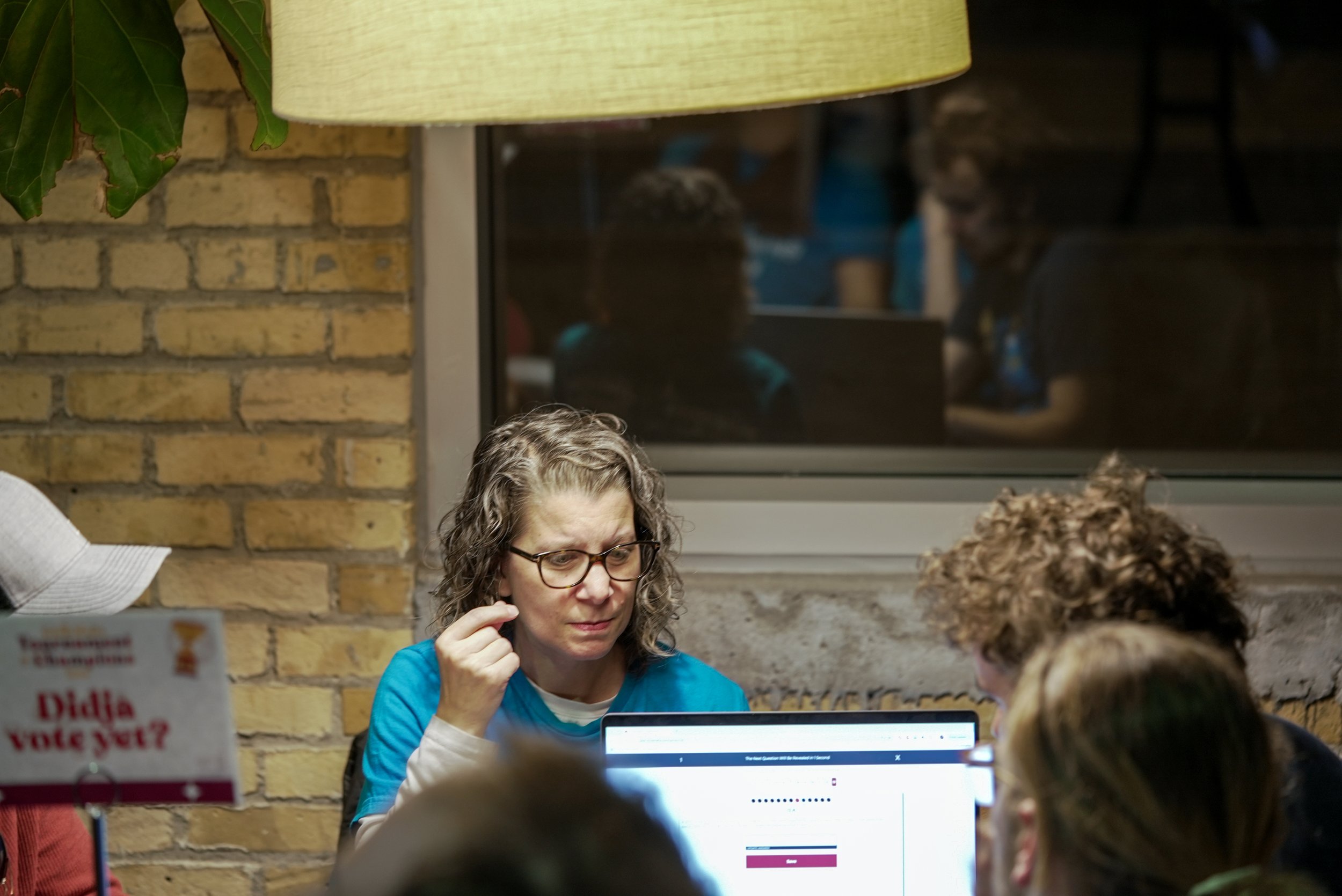 Big screen, that's a smart idea.JPG