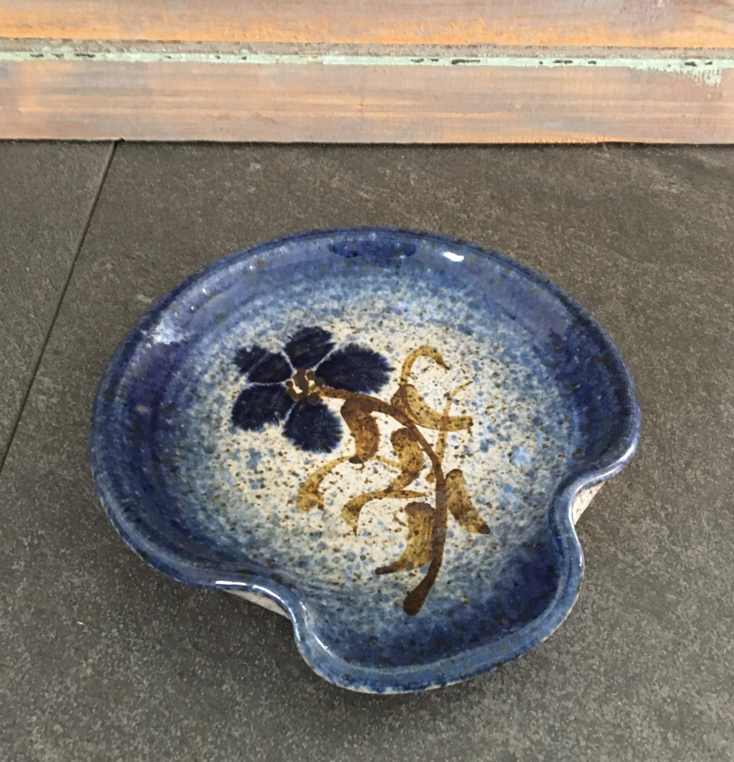 Handmade White's Pottery Spoon Rest — Chateau