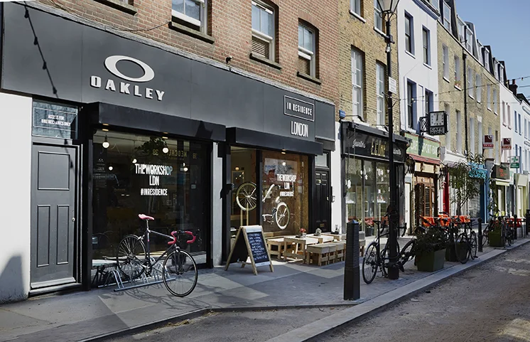 Oakley_Store_exterior01.jpg