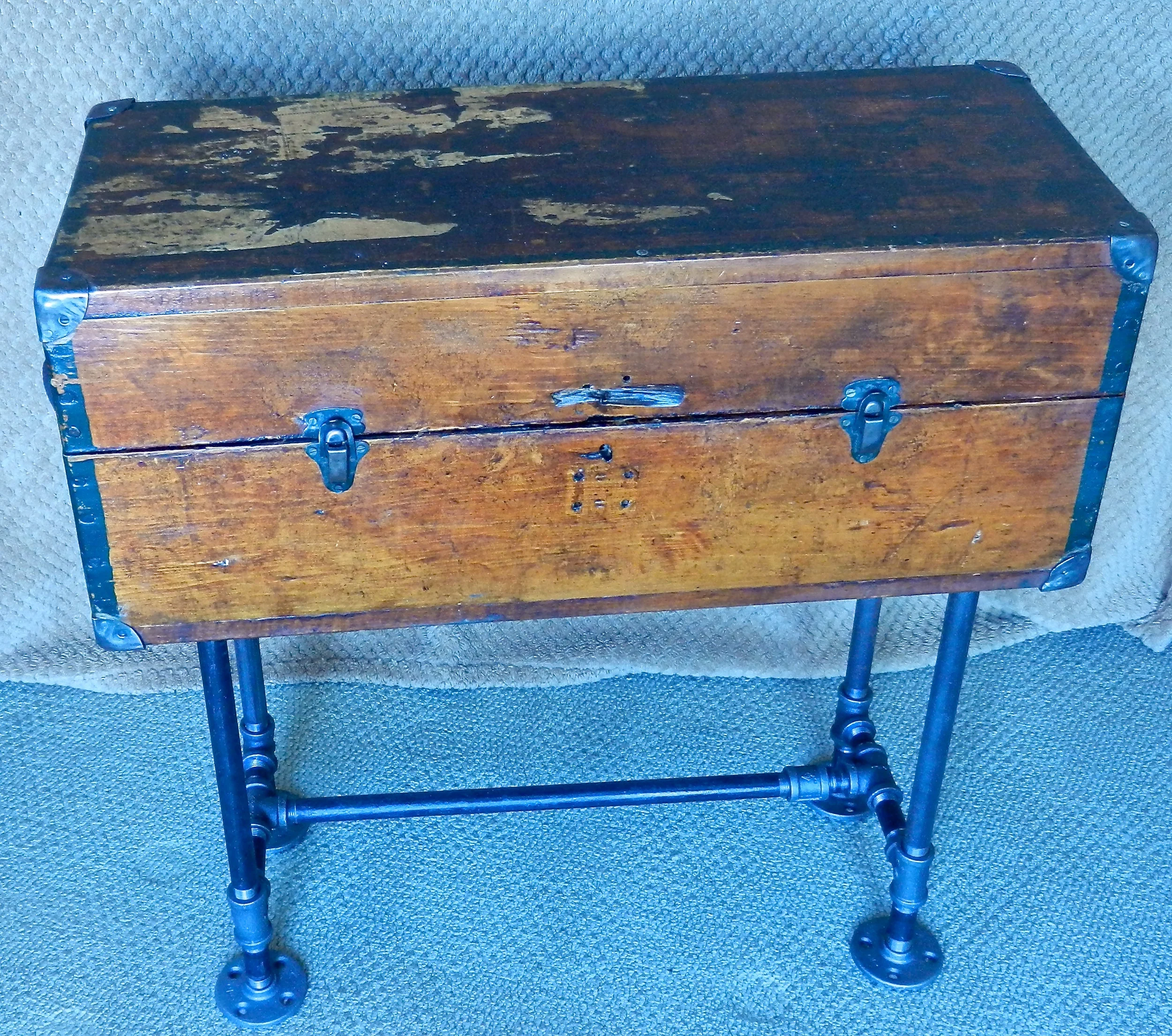 Trunk table