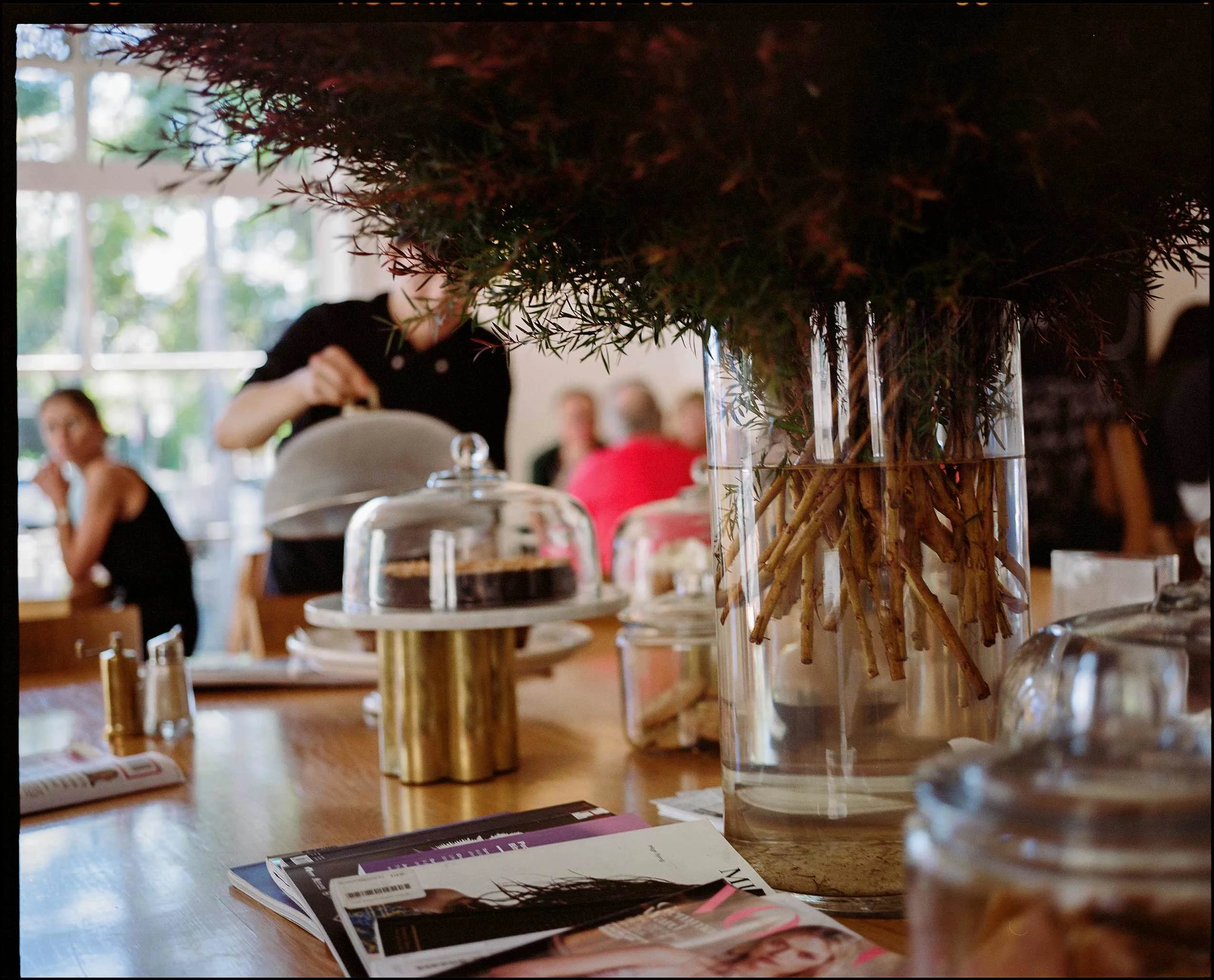 Bills / Magazines, cocktails, brekkie and coffee / Cliff Englert ©