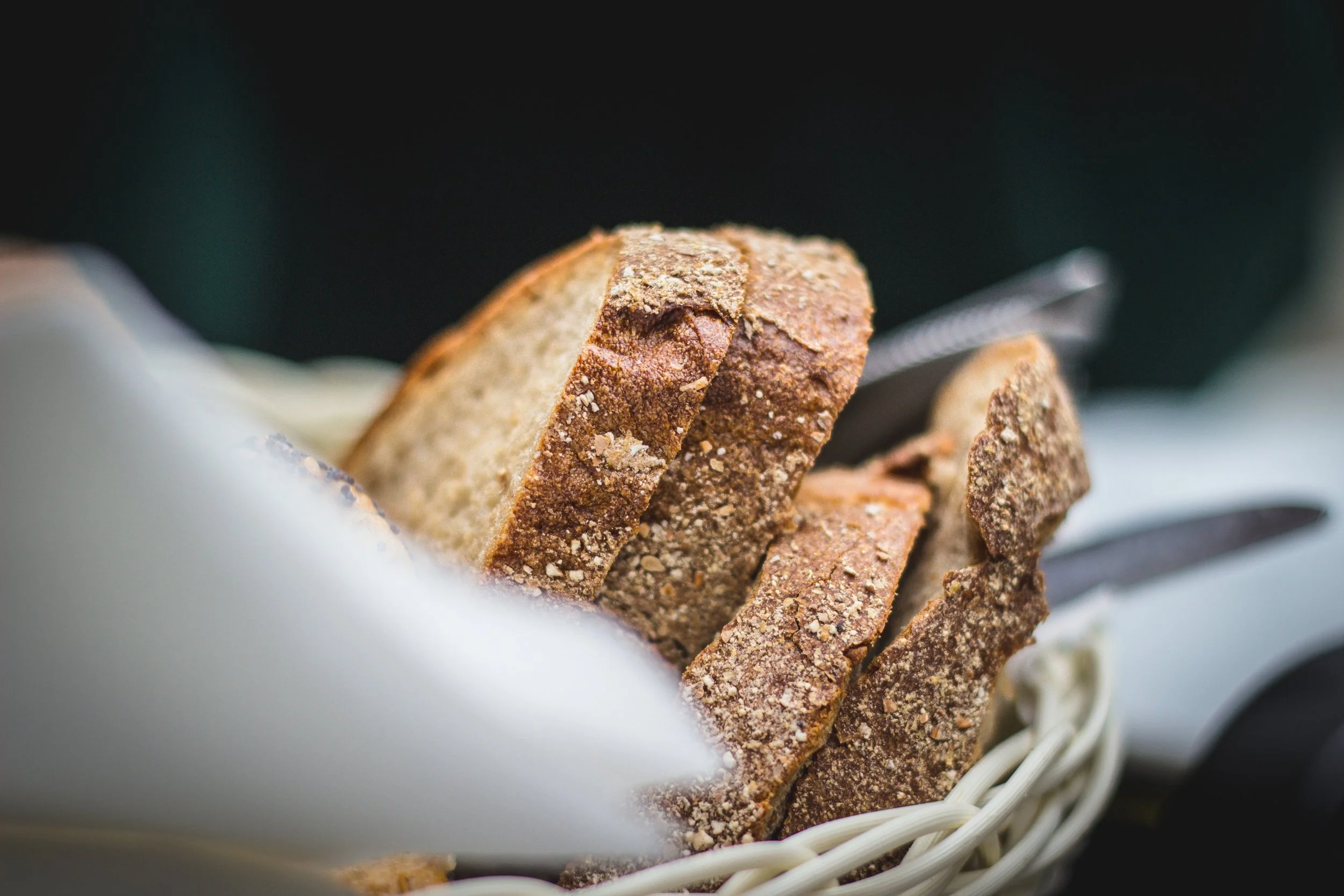 Best Bread Machine Disclaimer: There are affiliate links in this post. This means that at no cost to you, I will receive a small commission if you purchase through my link. I will only ever promote the products and services that I trust and 100% recommend. You may read my full disclosure policy for more information. Thanks for supporting my business in this way.