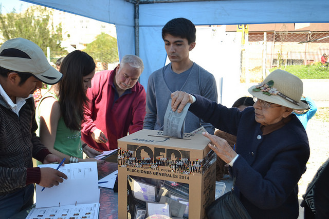 CENTRO DE VOTACION, LA PAZ (BOLIVIA) - PABLO ANDRES RIVERO (2014) - FOTO ORIGINAL