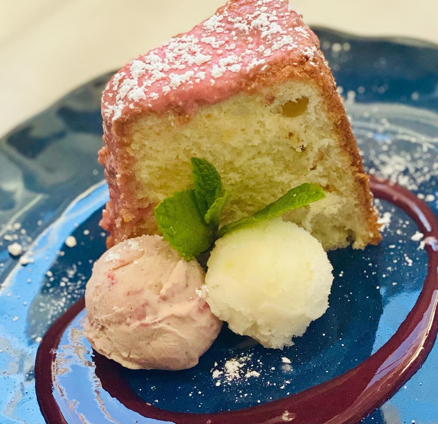 In our efforts to conjure Spring our Dessert Special of the weekend! A Meyer Lemon Chiffon with Oregon Strawberry Ice Cream and lemon Sorbet.
.
Open Wednesday to Sunday 5pm-close.
Now Taking Reservations on Resy.
.
#tinasindundee #traveloregon #orego