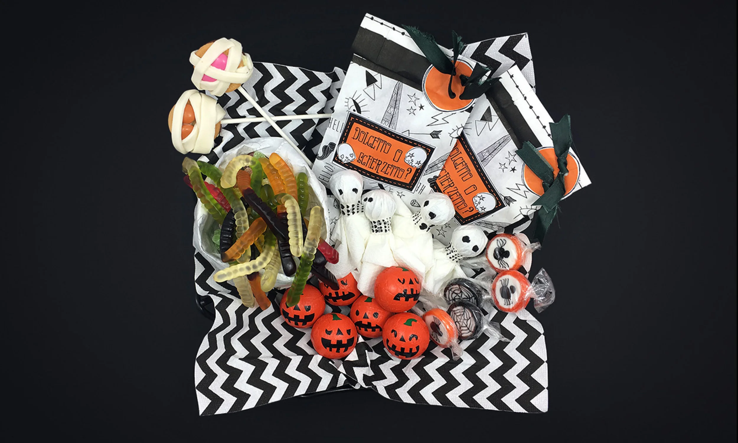 Halloween-dolcetto-scherzetto-caramelle-magò-party-blog.jpg