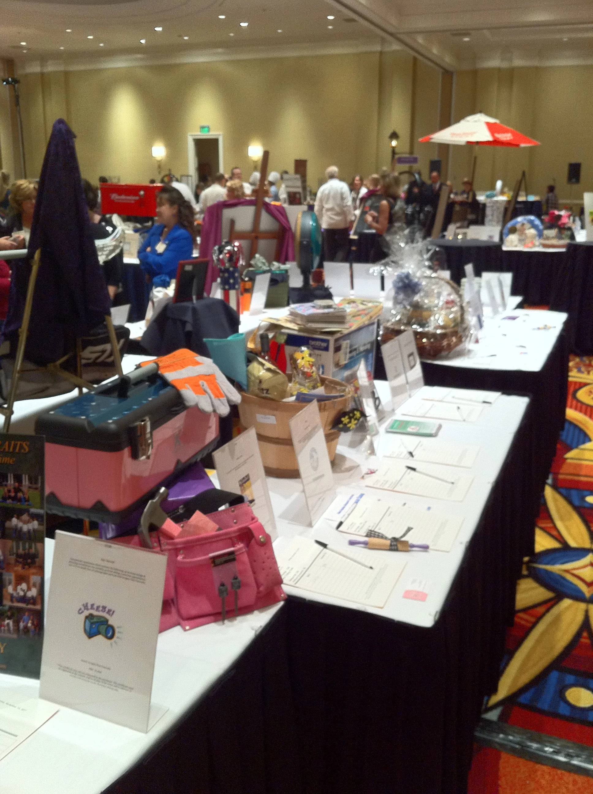 Tables continue to be waaaaaaay to crowded.