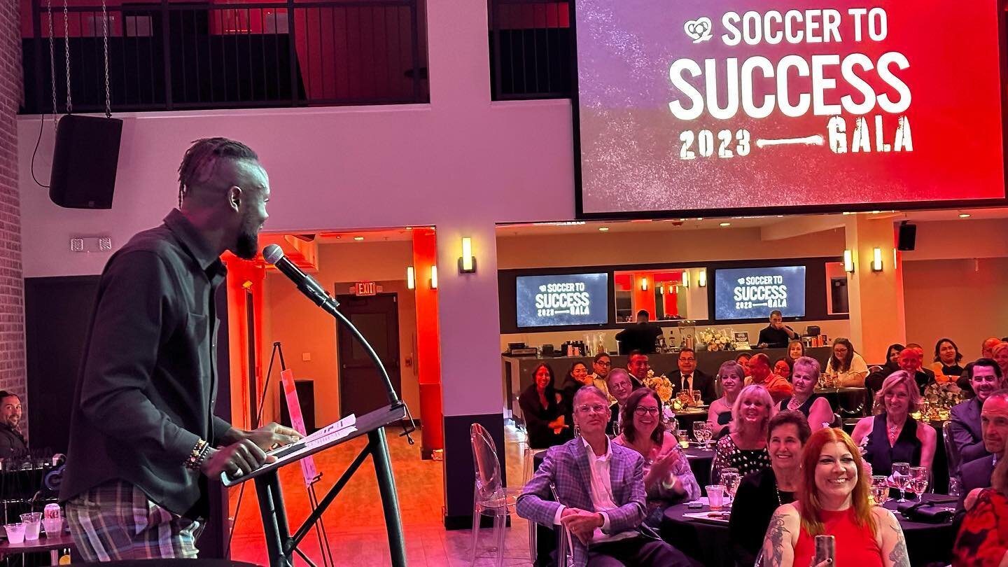 @2k3 is the real deal. An amazing life&rsquo;s Journey that has brought him to @chicagofire and taking on the roll as hero for our community. Speaking tonight at @heartofthecitysports #MLS #chicagofirefc #23keikamara #heartofthecity #soccertosuccess 