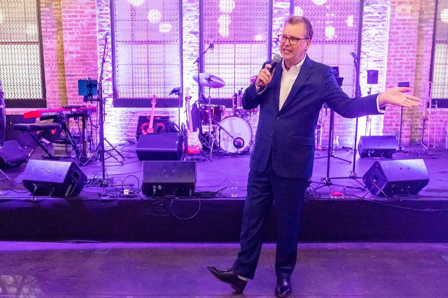 Giving the new suit a shakedown.  Thanks for the 📸 @shayjamesphotography 🤪 #CharityAuctions #CharityAuctioneer