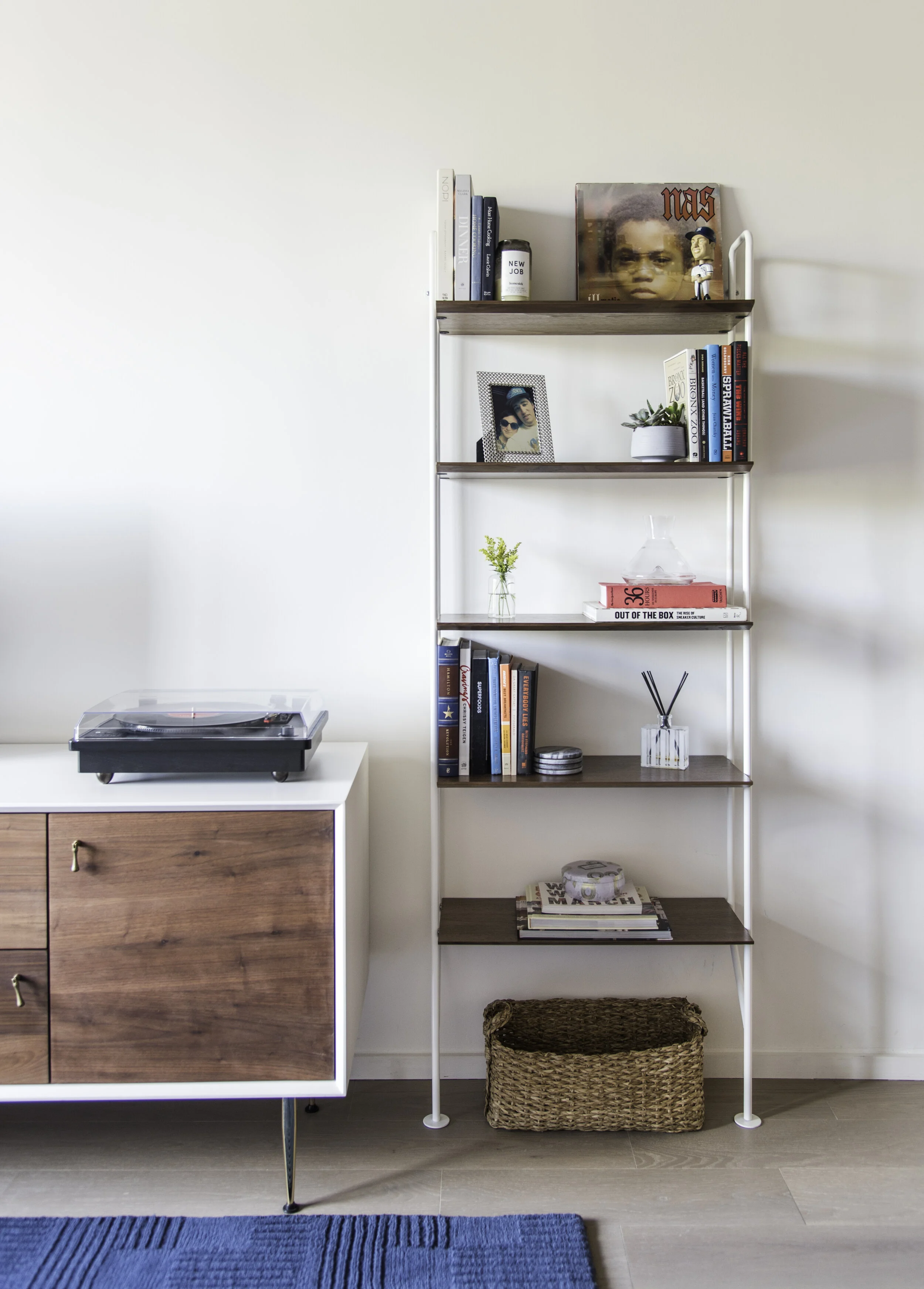Bookcase_1.jpg