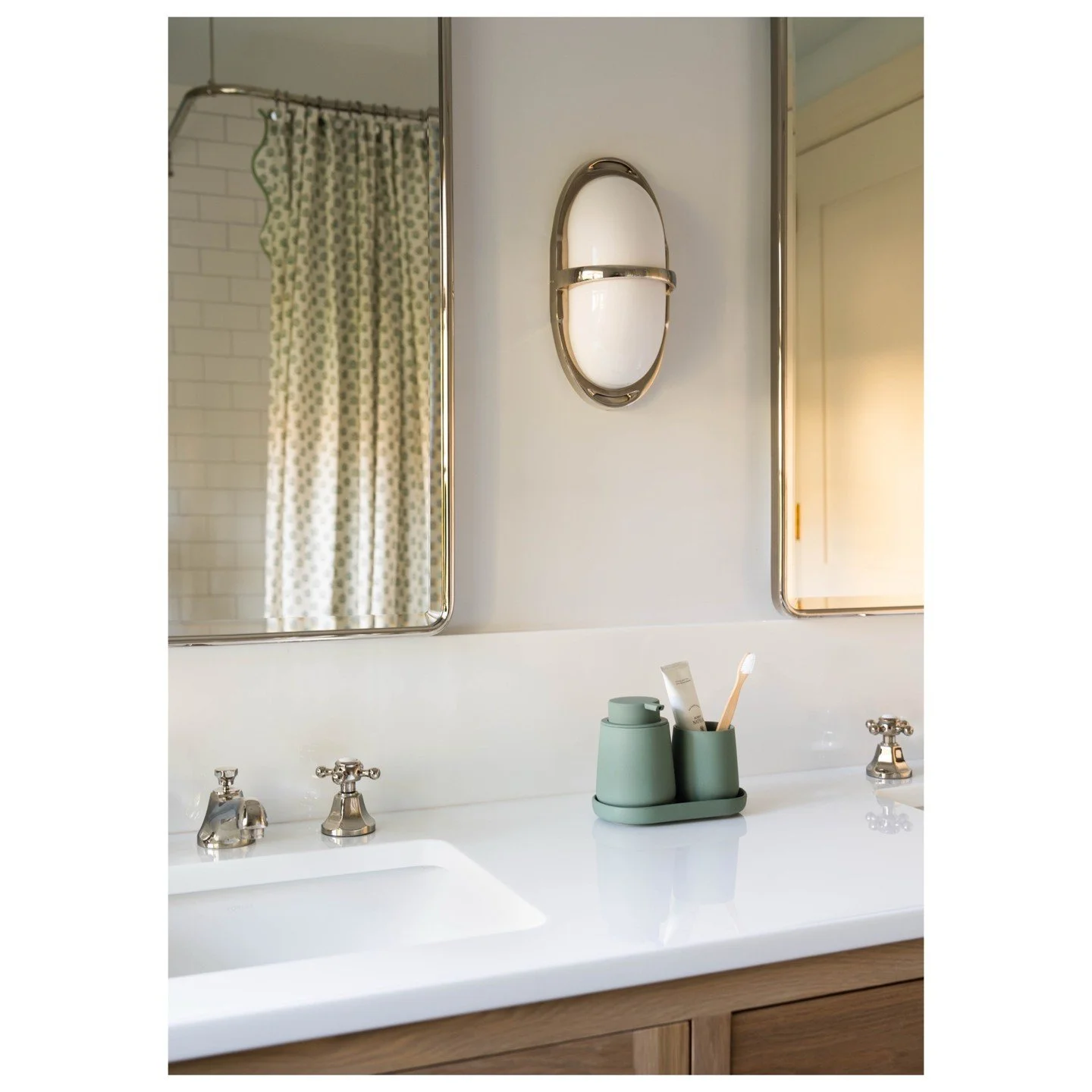 🫧 the boys bath in Larchmont 🫧 | design by @alireevedesign | 📸 by @angelasunphoto⁠
⁠
⁠
⁠
⁠
⁠#alireevedesign