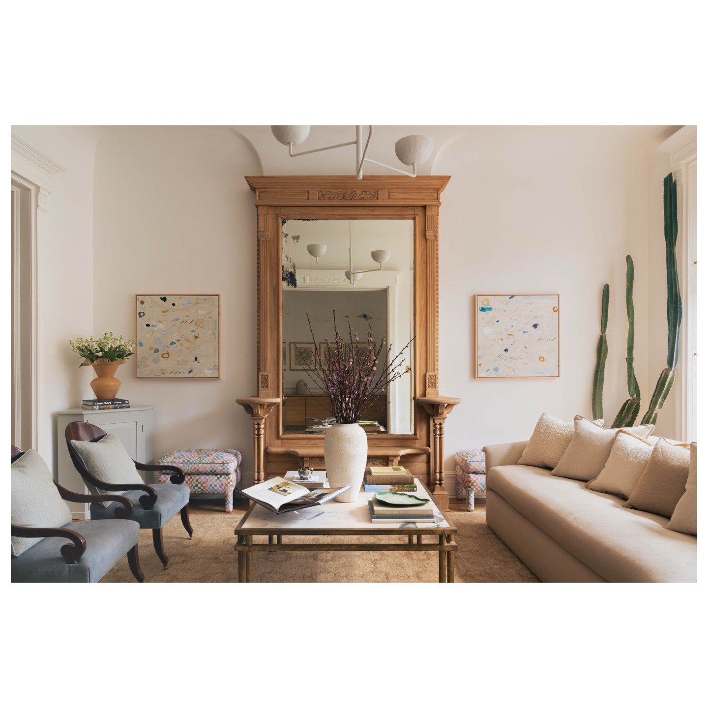 ✨ the parlour now complete thanks to @calebmahoneyart ✨ | design by @alireevedesign | 📸 by @angelasunphoto⁠
⁠
⁠
⁠
⁠
⁠#alireevedesign⁠