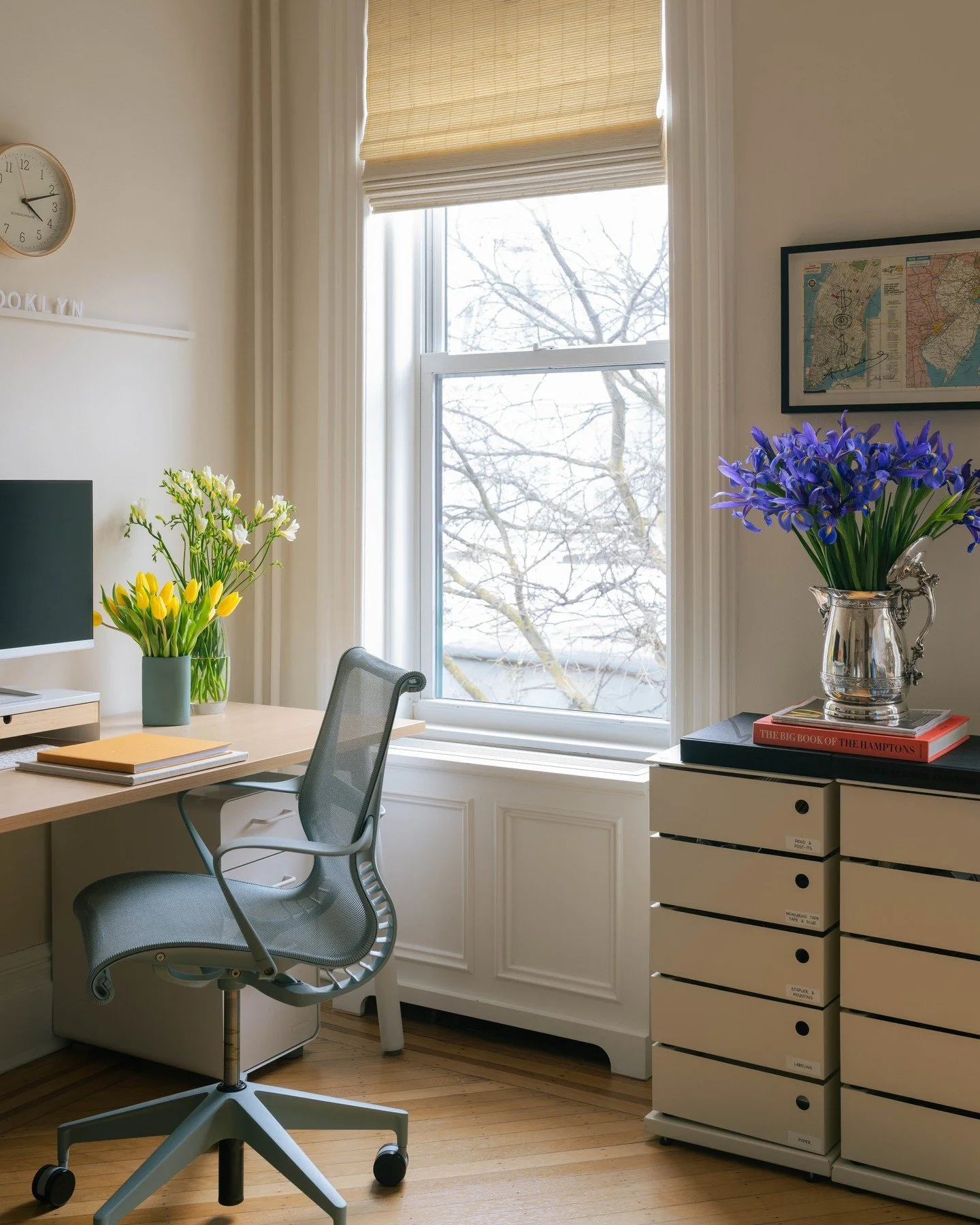 🌼 hello from the Ali Reeve Design office 🌼 | design by @alireevedesign | 📸 by @angelasunphoto⁠
⁠
⁠
⁠
⁠
⁠#alireevedesign⁠