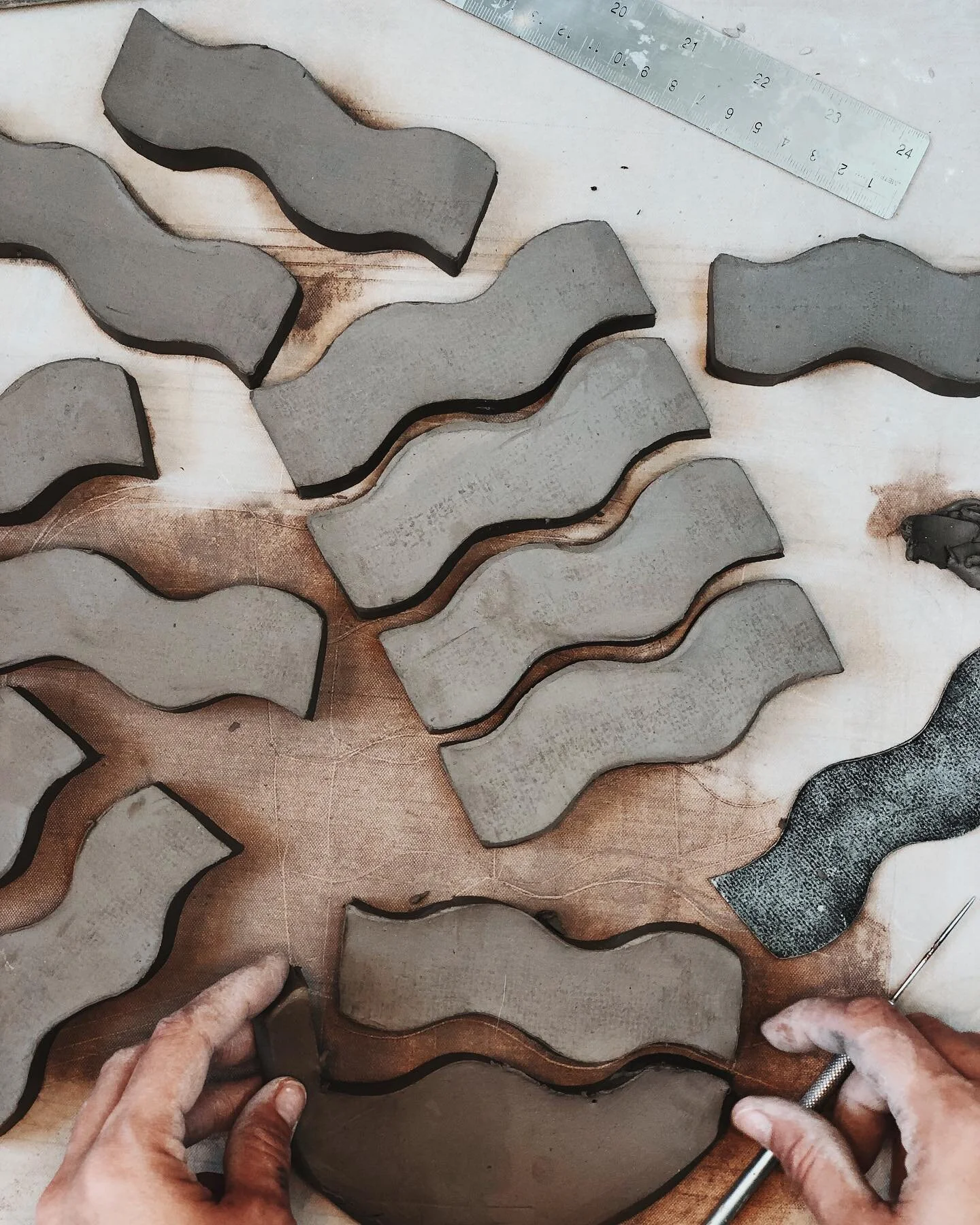 Any guesses as to what these will be???

🤪

#watercolor #pottery #clay #ceramics #potter #clayart #potterystudio