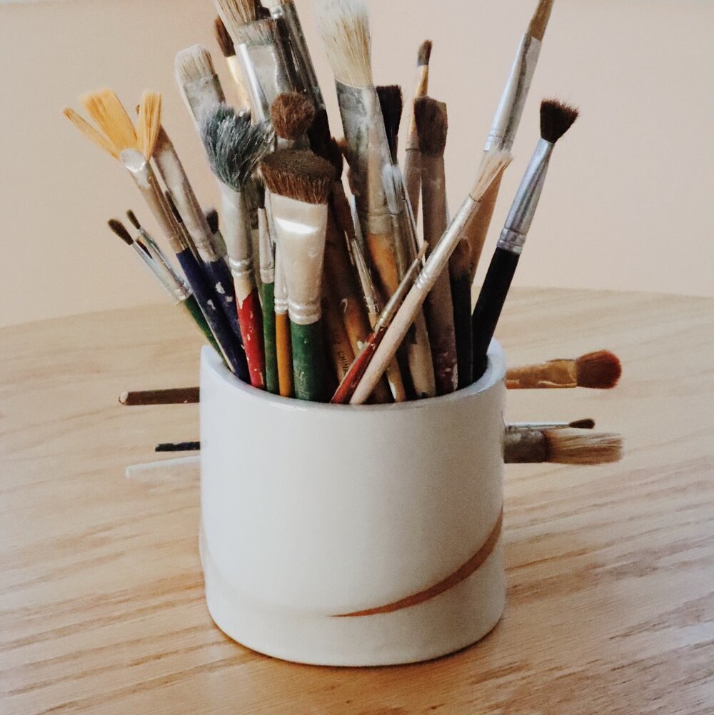 how to make a great artists' brush holder for less than $5 