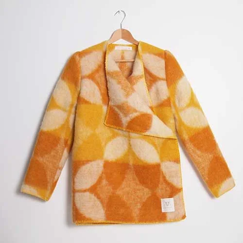 blankets turned coats from wintervacht