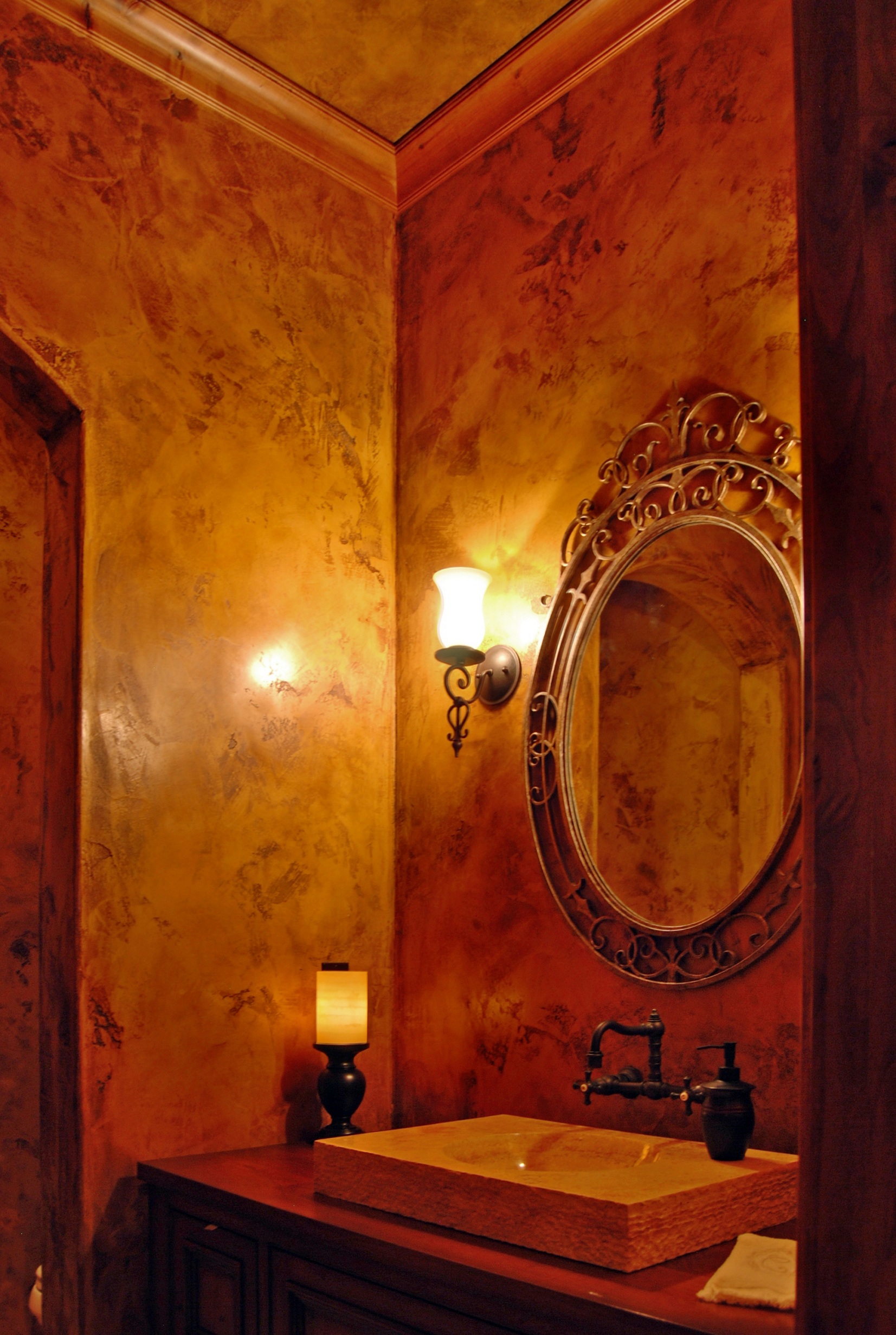    Brad Allen’s      Venetian Plaster Plus    Specializing in creative  Venetian Plaster  finishes for any décor,   PLUS  a wide variety of inspiring custom decorative and faux finishes. 