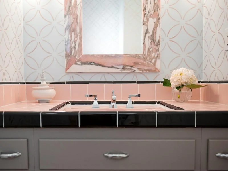 Classic art deco but modern and fresh. Image Source - HGTV.com