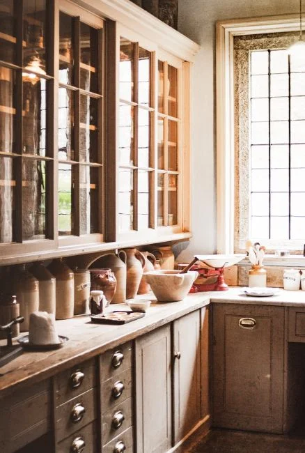 Could be old. Could be new. As this blog discovers, kitchens seems to be going full circle. Image source Pexels,com