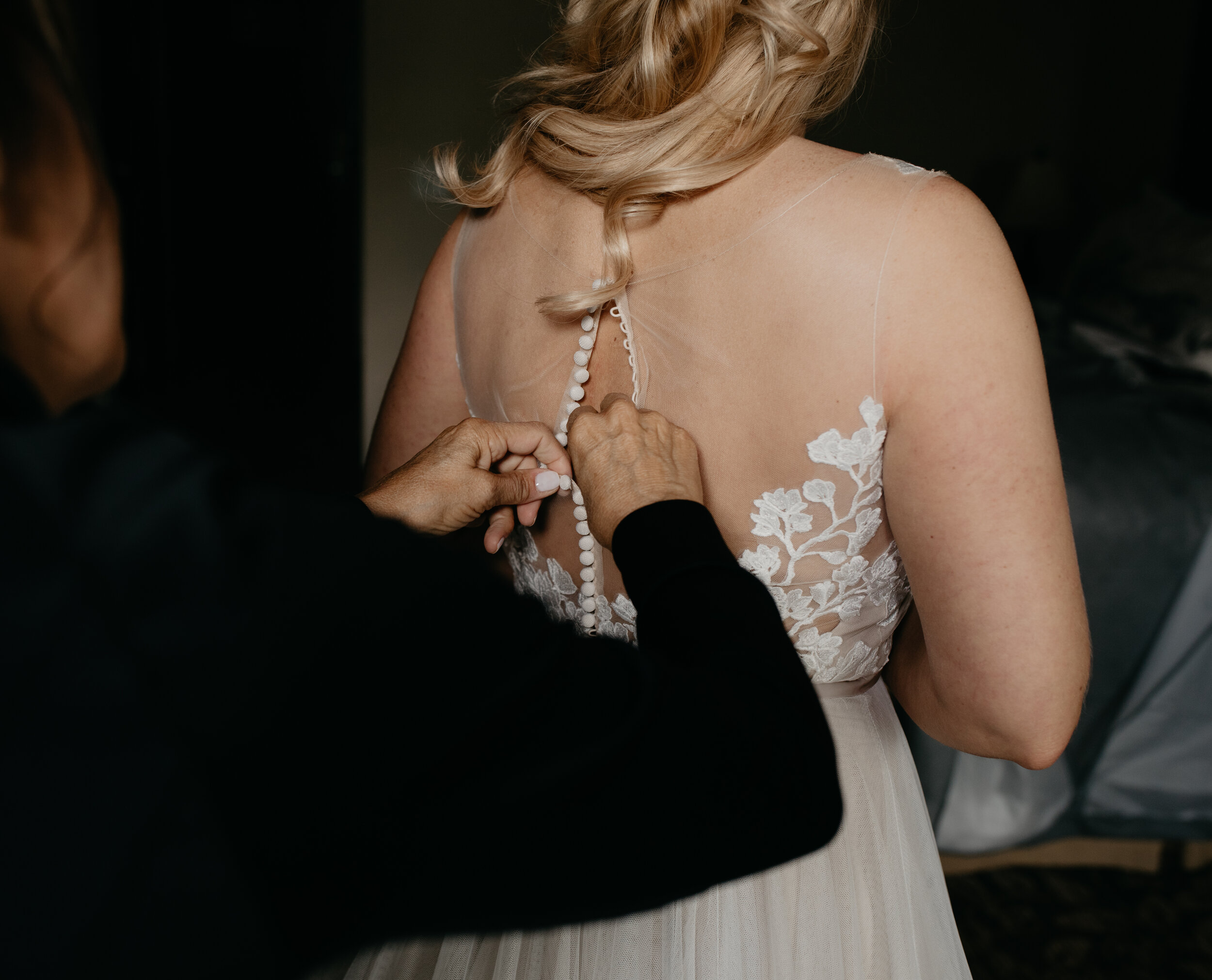 EllieKevinWedding+GettingReady-060.jpg